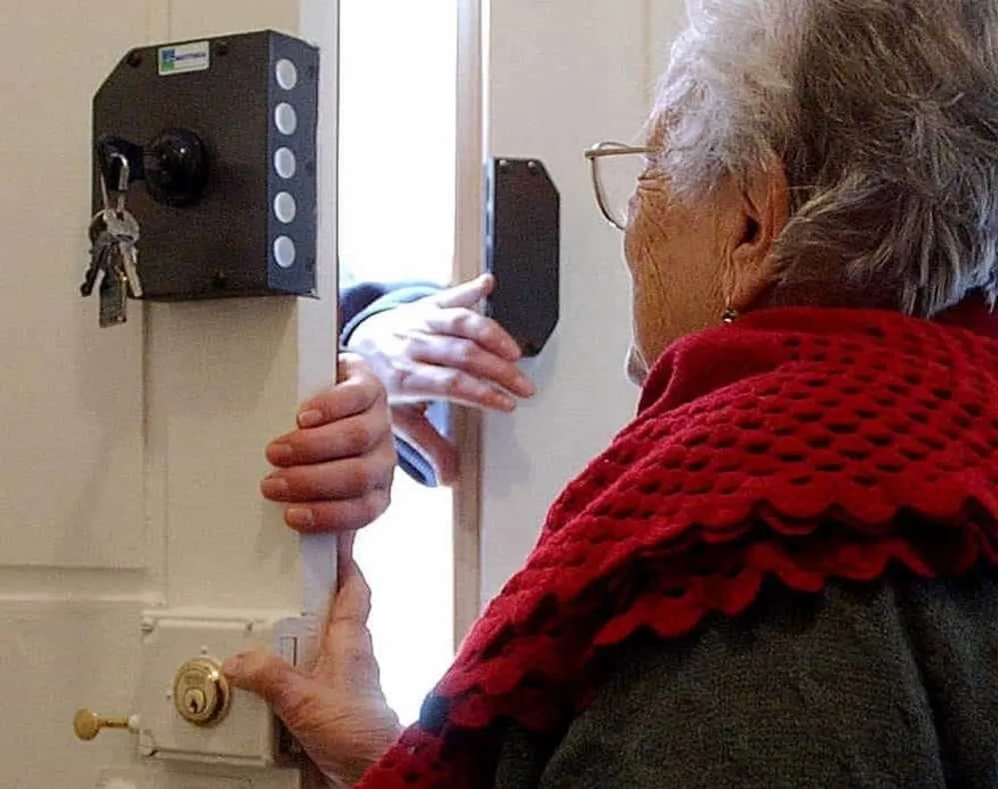 Roma rafforza la difesa degli anziani: parte il nuovo progetto contro le truffe dell’estate