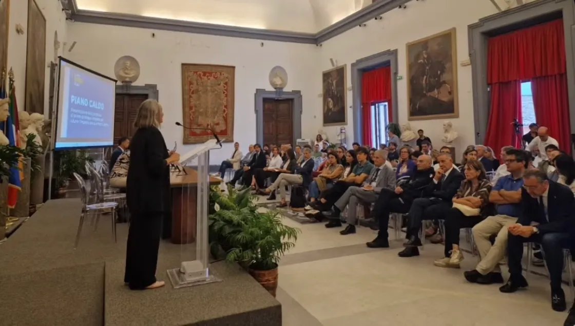 Roma vara il primo Piano Caldo: rifugi climatici, alberi e 50 milioni contro le ondate di calore