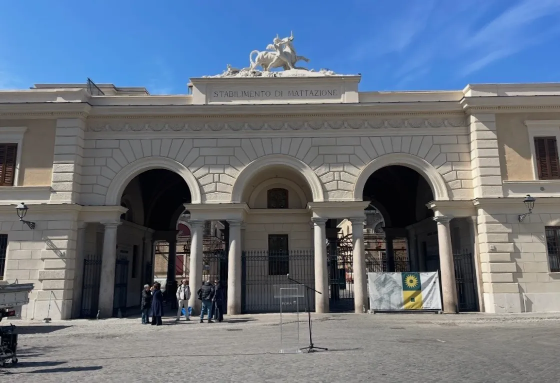 Ex Mattatoio, restaurato l’ingresso monumentale: recuperata facciata e gruppo scultoreo