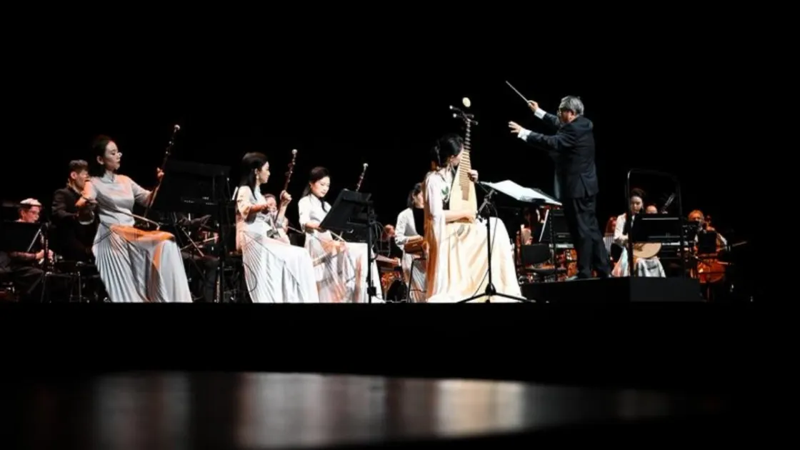 Un momento del concerto di musica tradizionale cinese a Ginevra. Foto: Xinhua/Lian Yi
