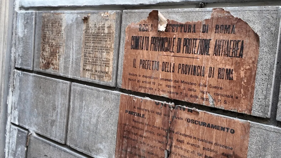 I manifesti della Seconda guerra mondiale apparsi su via Cola di Rienzo (La Capitale)