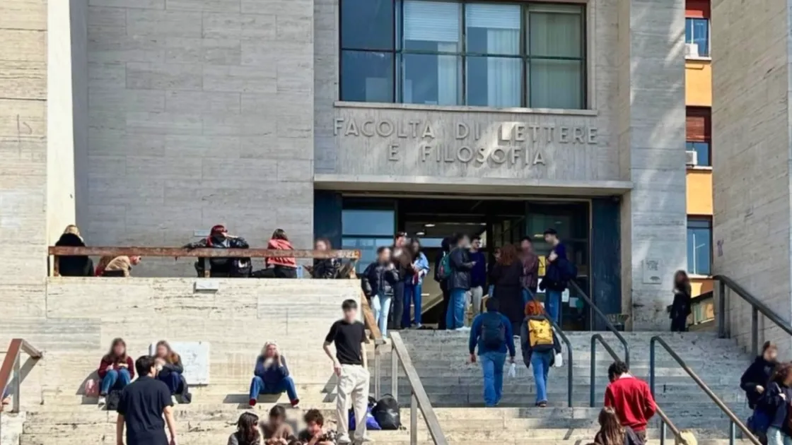 Borse di studio universitarie nel Lazio, arrivano i fondi per tutti gli idonei. Restano le proteste degli studenti sui ritardi