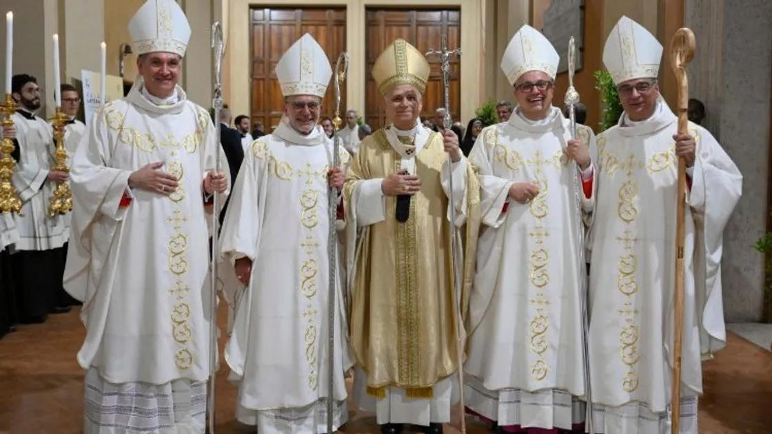 Papa Leone XIV con i nuovi vescovi ausiliari (Fonte: Vatican News)