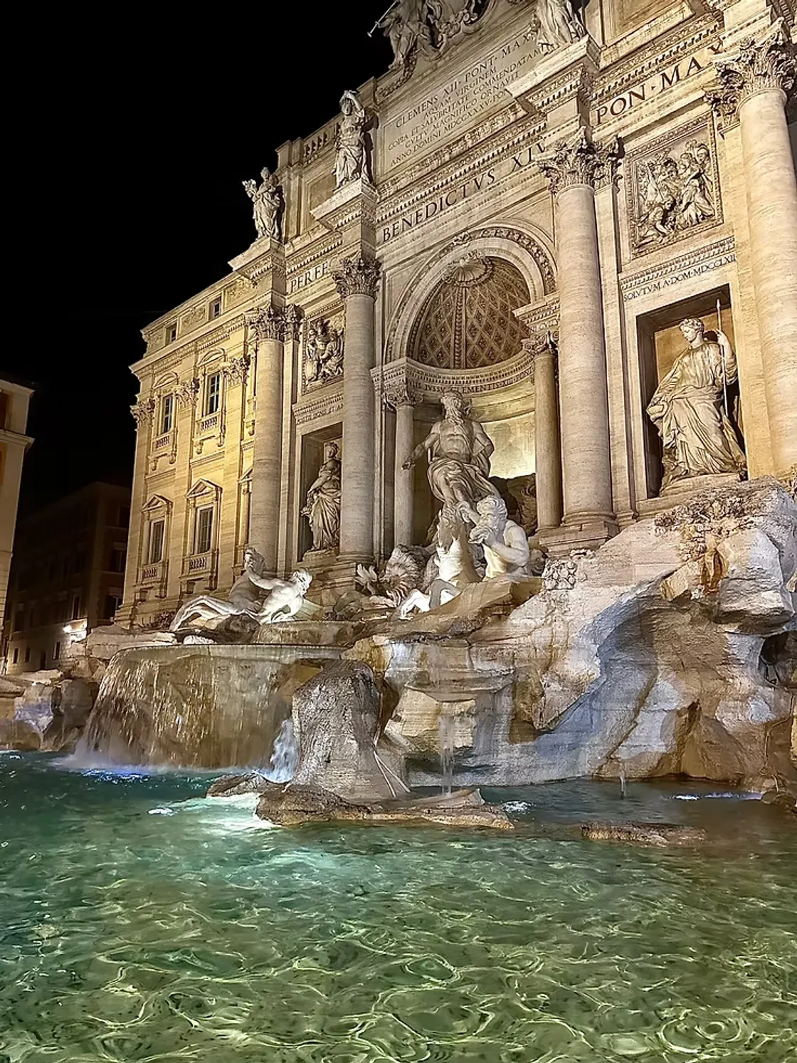 Fontana di Trevi riapre dopo il restauro, Gualtieri presenta nuove regole per una visita più ordinata