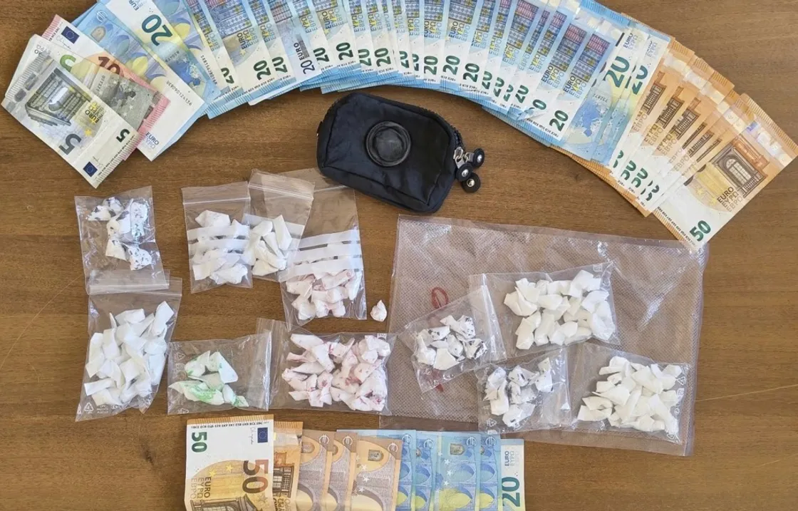 Tor Bella Monaca, blitz antidroga in via dell’Archeologia: due arresti e 150 dosi di cocaina sequestrate