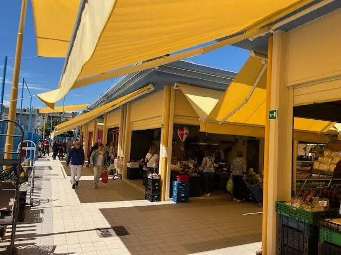 Mercato Colli Aniene: tende, servizi igienici e pavimentazione, avviati i lavori di riqualificazione 