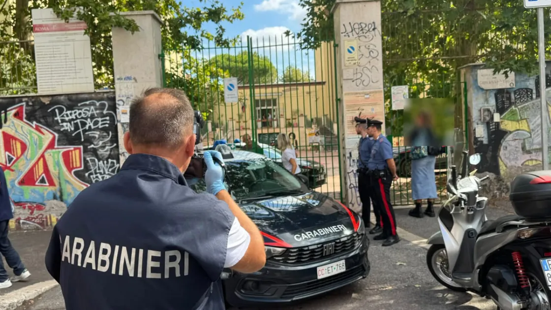 Professoressa accoltellata a Centocelle, si indaga su una possibile regia suprematista online
