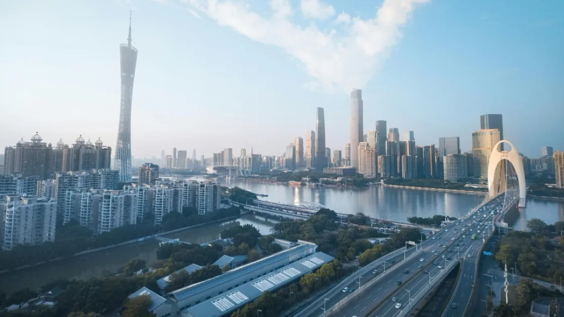 JD.com, Alibaba e Hengli Group guidano la classifica 2026 delle imprese private cinesi. Le prime 500 hanno generato ricavi per 44.930 miliardi di yuan