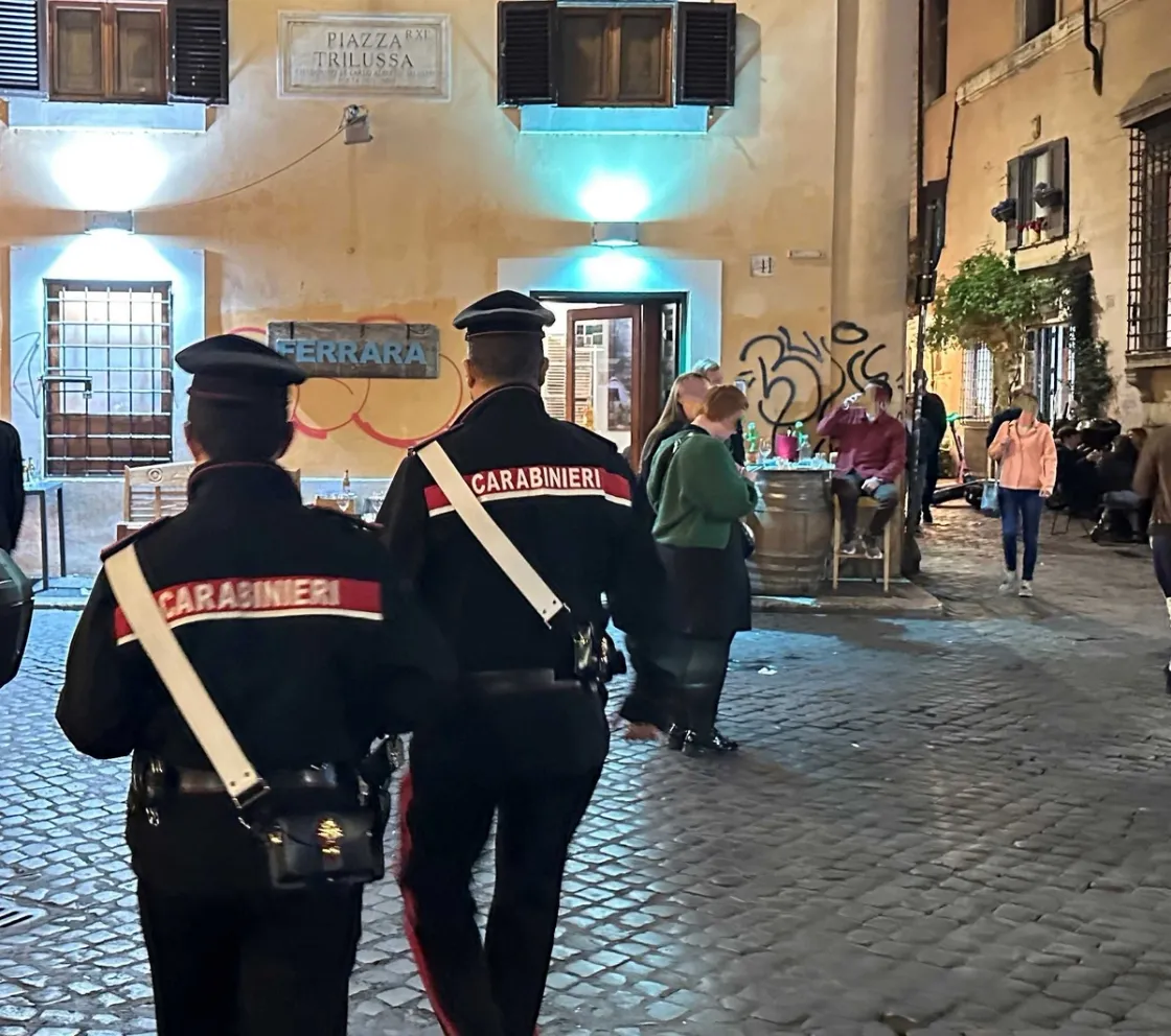 Trastevere, maxi controlli dei carabinieri contro la mala movida: cinque arresti e droga sequestrata