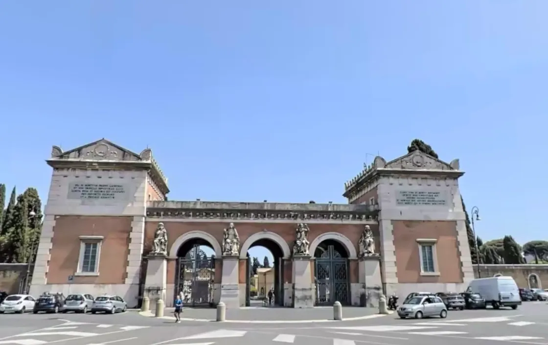 Ognissanti, cimiteri di Roma: orari, navette e servizi speciali per la commemorazione dei defunti