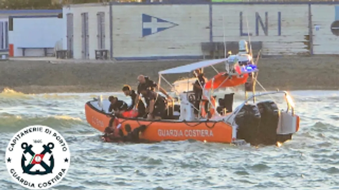 Paura a Ostia, due sub non riescono a rientrare a riva: decisivo il salvataggio della Guardia Costiera