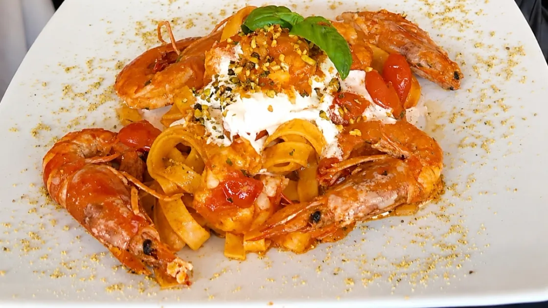 Le fettuccine gamberi e burrata di Giodi Campo de' Fiori