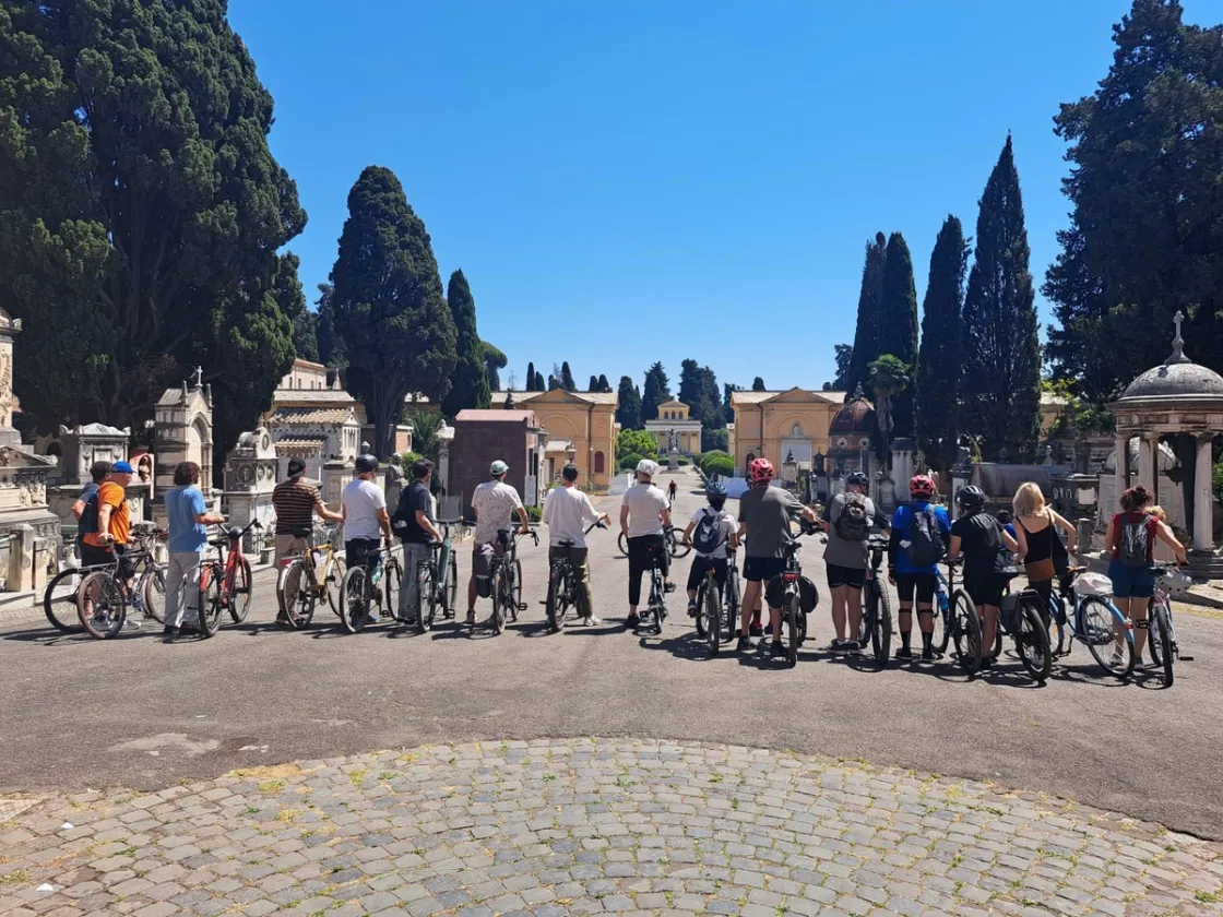 Verano, oltre 1.700 partecipanti alle visite guidate gratuite organizzate da Ama nel cimitero monumentale di Roma