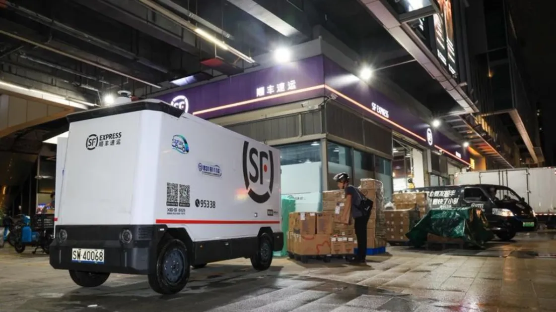 A Shenzhen le consegne viaggiano senza conducente: 837 veicoli autonomi già in servizio