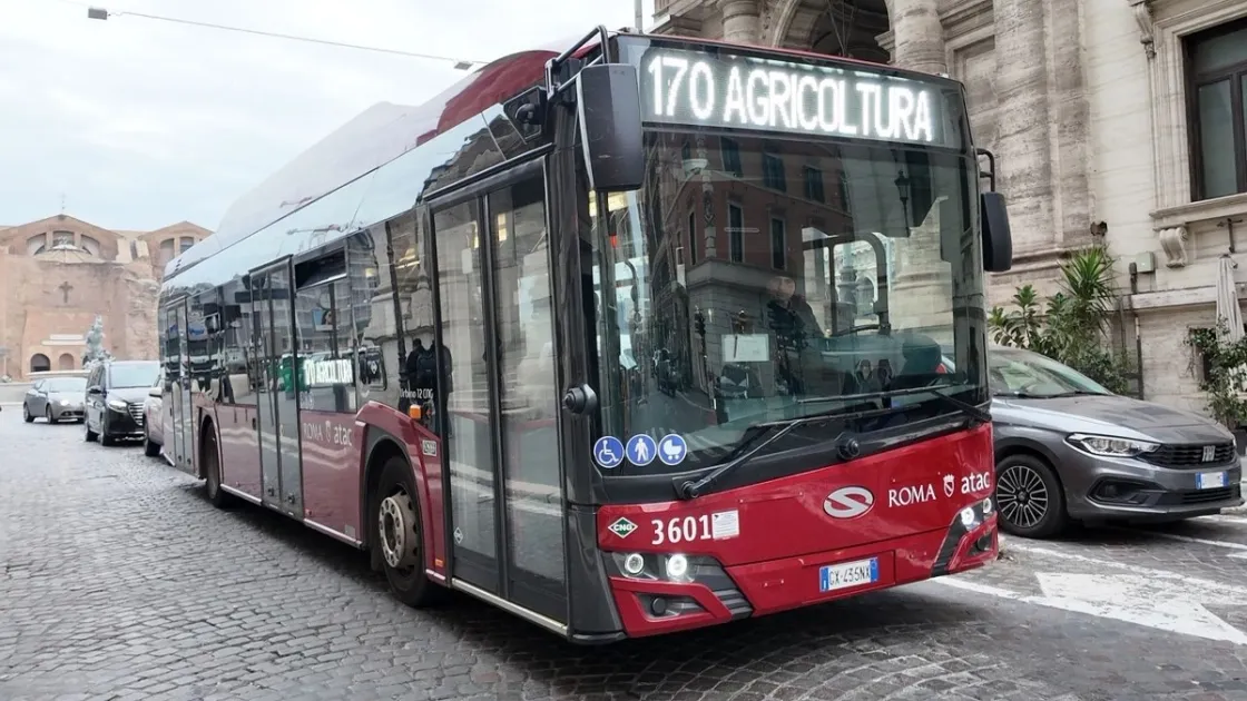 Istat, raddoppiano i bus a basse emissioni: la Capitale resta terza in Italia per offerta di Tpl