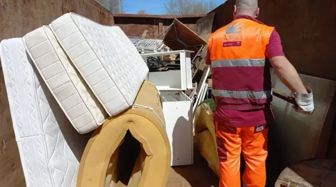 Ama il Tuo Quartiere, il 16 e 17 maggio tornano le raccolte straordinarie dei rifiuti ingombranti a Roma