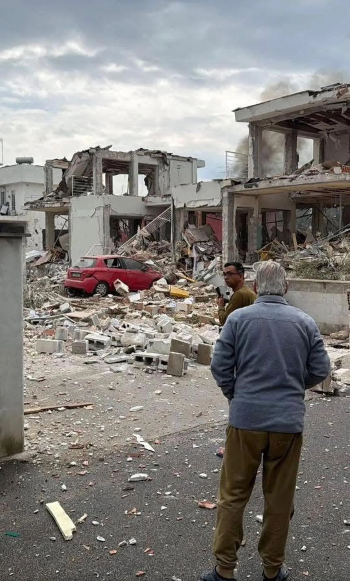 Esplosione a Roma, crollano due palazzine a Piana del Sole: paura e feriti gravi