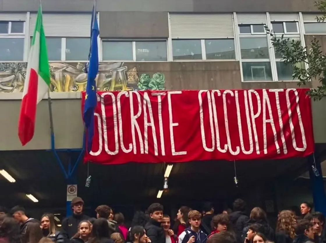 «La scuola appartiene a chi osa sognare»: conclusa l'occupazione al liceo Socrate, le lezioni riprenderanno oggi