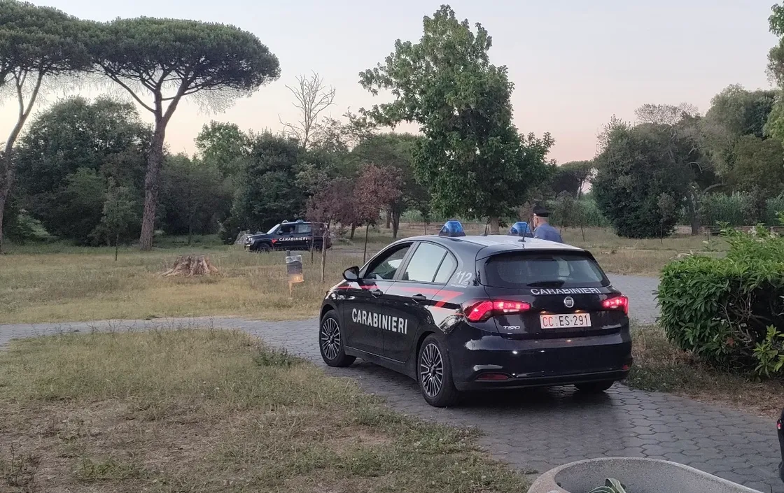 Ardea, rubano in una villa ma il proprietario li scopre con le telecamere sul cellulare: quattro arresti