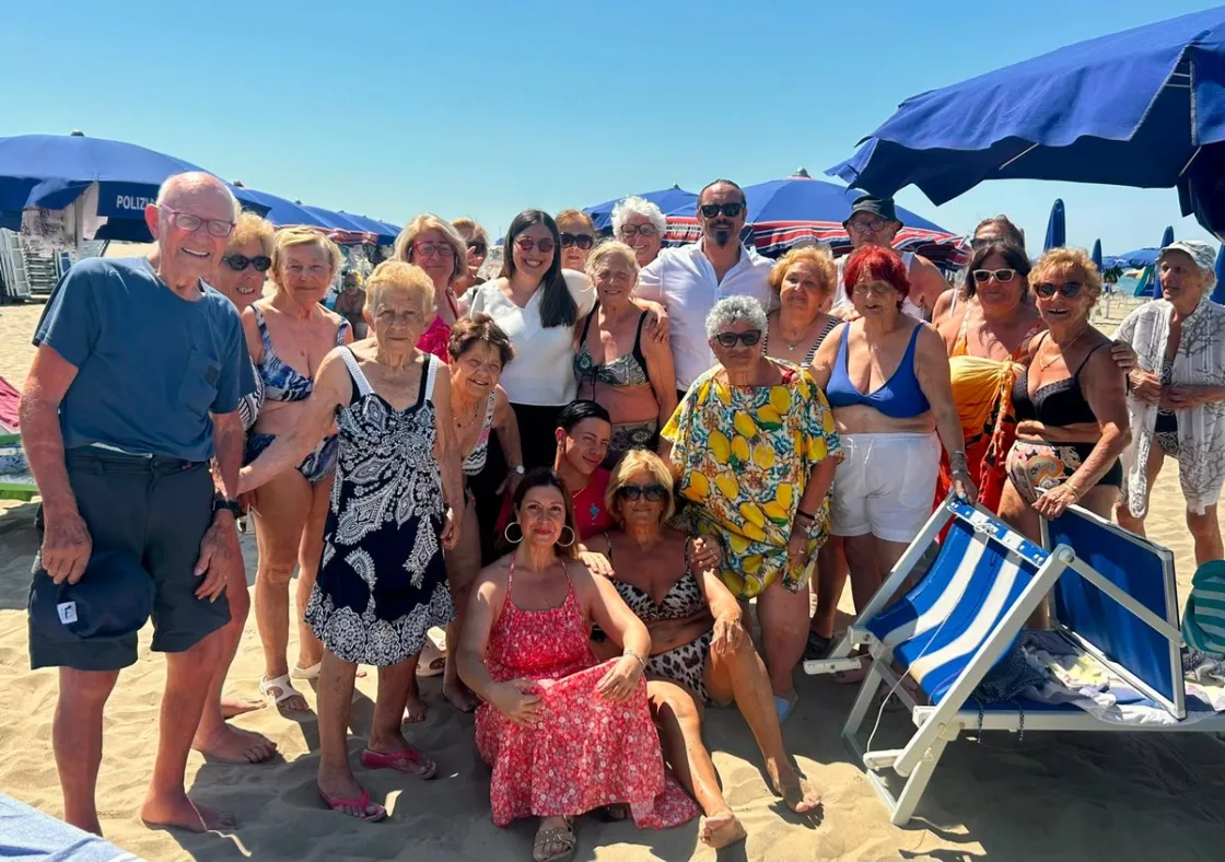 Giornate in spiaggia a Maccarese per 150 over 65, così il XV municipio contrasta l'isolamento estivo degli anziani 