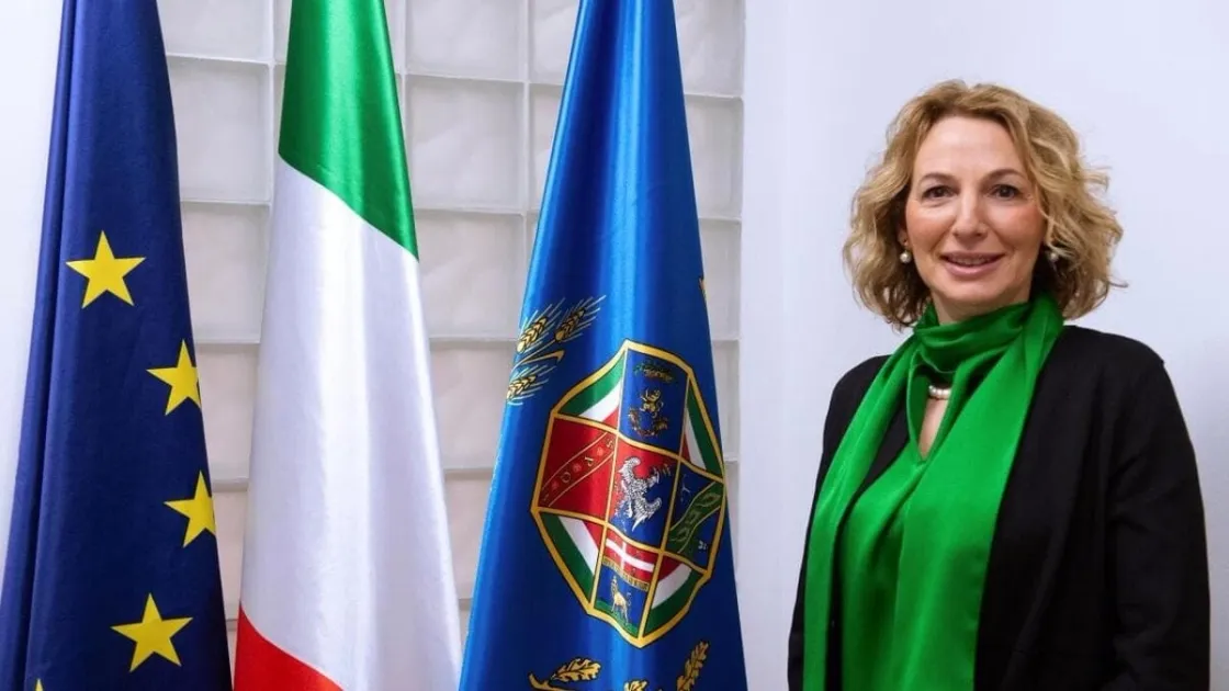 Manovra 2027, Baldassarre promuove il salvadanaio per i nuovi nati: «Investire sulle famiglie significa investire sul futuro»