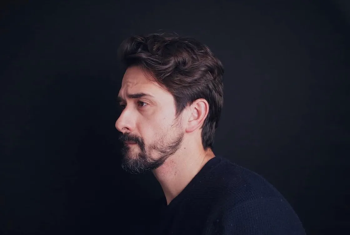 Iacopini aggredito a Monteverde, caccia alla microcar: «Non si esclude un legame» con l’aggressione alla donna