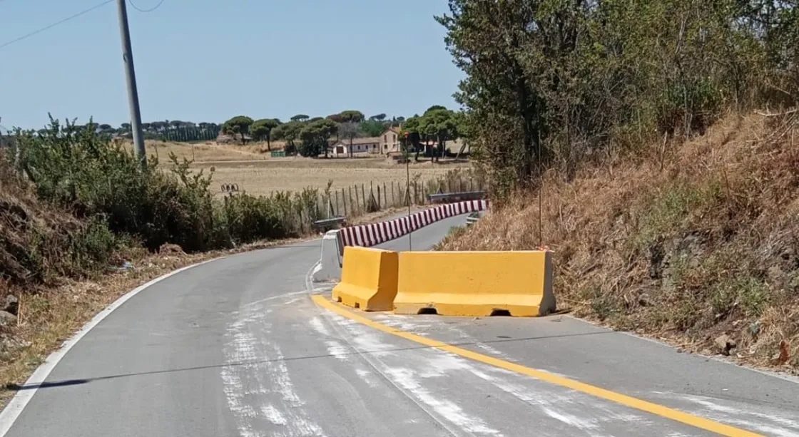 Via di Fioranello riapre al traffico, ma a senso unico alternato