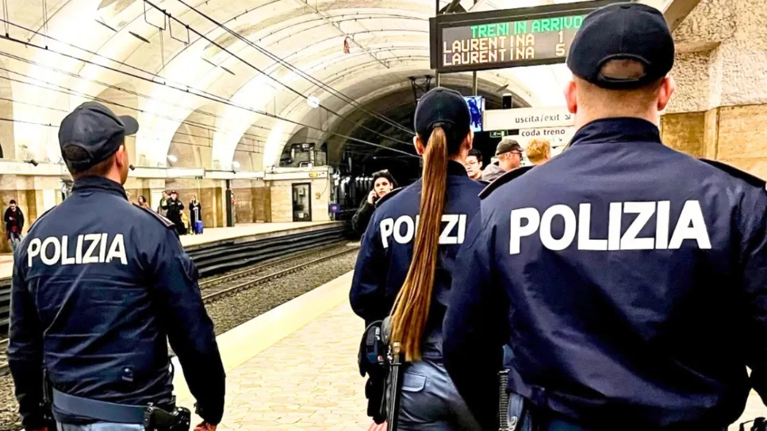 Dal selfie usato come diversivo ai borseggi tra i vagoni: sei arresti a Roma