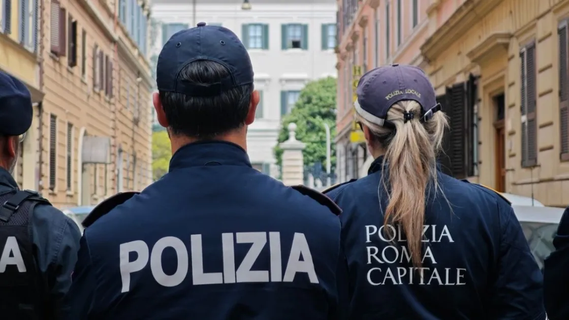 Truffa del finto incidente a Roma, 23enne 'trasfertista' arrestato a Perugia: avrebbe raggirato un’anziana