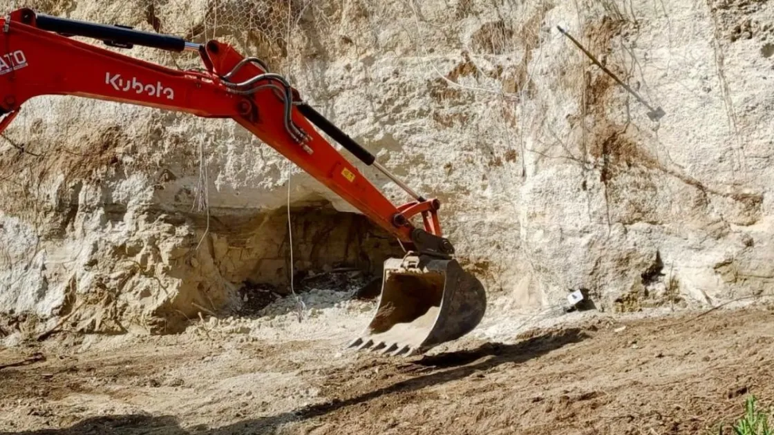 Cesano, interventi su via della Fontana Secca dopo il cedimento di massi dal costone tufaceo