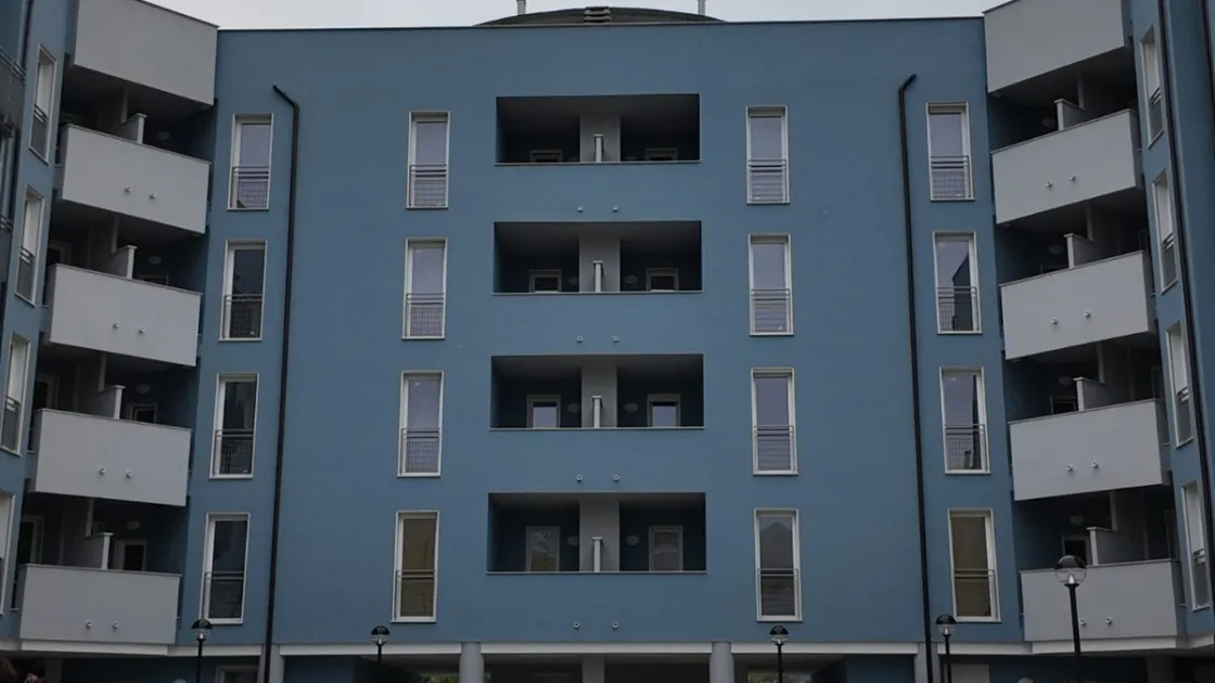 La facciata della nuova palazzina appena inaugurata in via Carlo Betocchi (La Capitale)