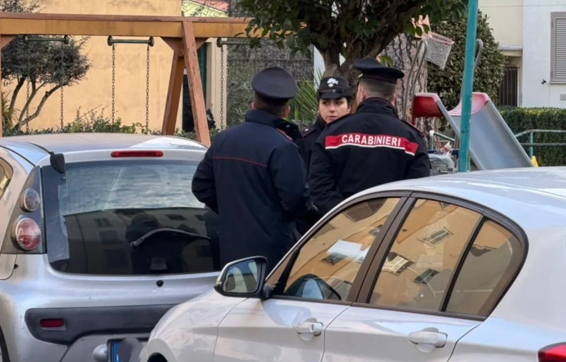 Albano Laziale, tre arresti per spaccio e armi clandestine: cocaina e pistole per difendere la rete di vendita
