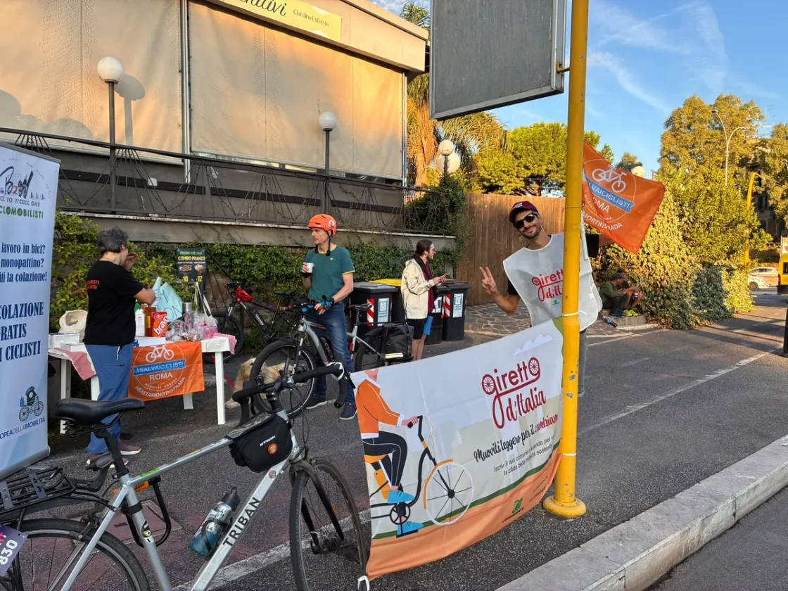 Giretto d’Italia a Roma, 3.571 ciclisti in due ore: record a Ponte delle Valli