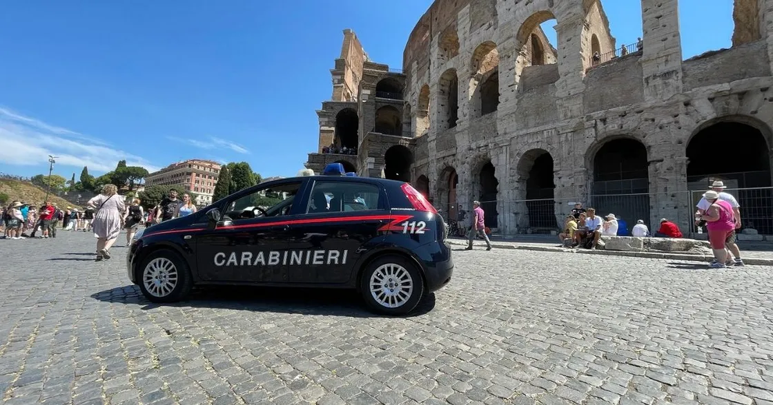Colosseo, controlli straordinari contro i furti ai turisti: dieci arresti e due denunce