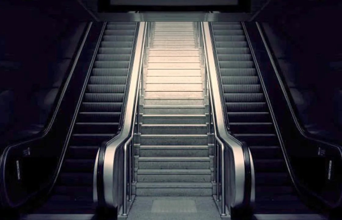 Metro Roma, 29 milioni per scale mobili, ascensori e sicurezza: così cambiano metro A e C