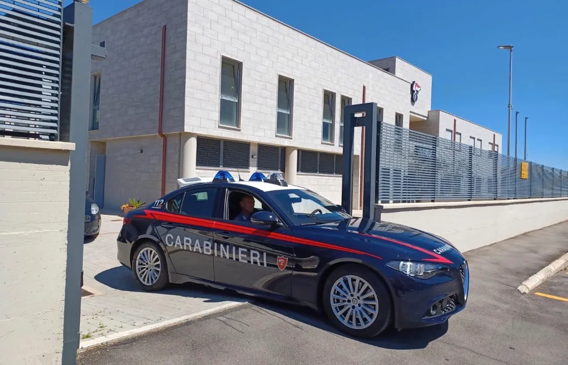 Picchia la fidanzata e le frattura il volto, poi la perseguita: arrestato a Ladispoli