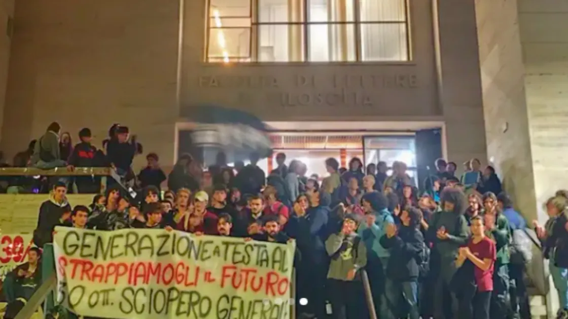 Occupazione della Facoltà di Lettere alla Sapienza, 28 ottobre 2026 (Foto Cambiare Rotta Roma/Instagram)