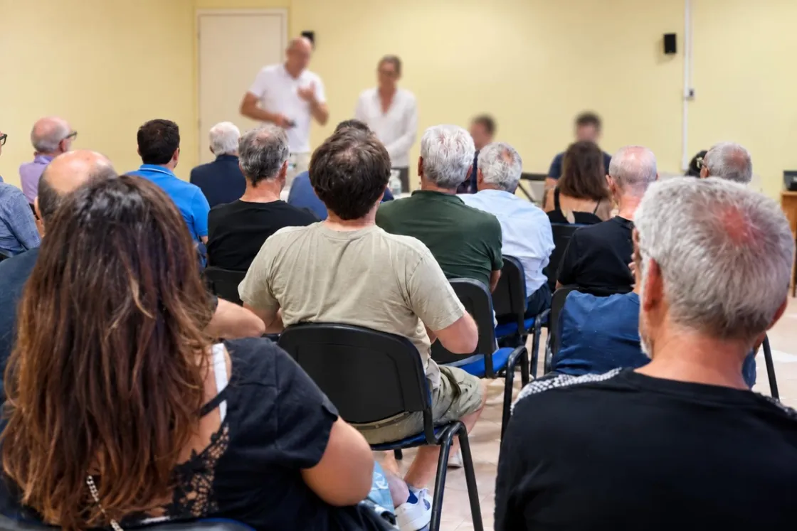 Assemblea pubblica
