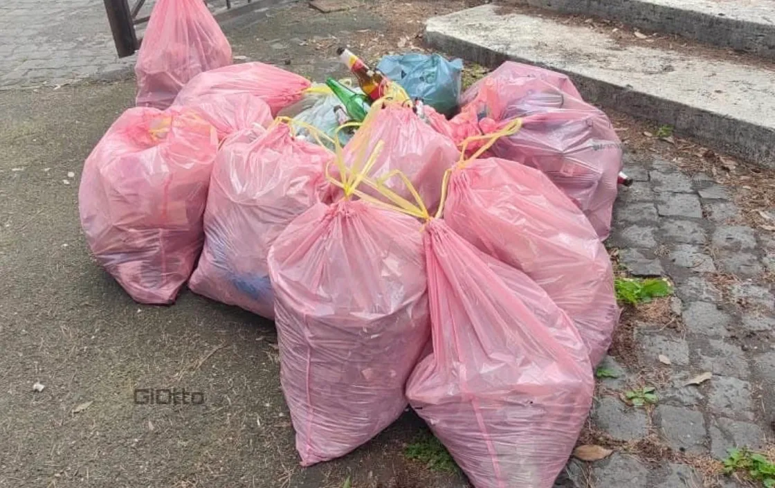 Colle Oppio, raccolti 370 chili di rifiuti con oltre 40 volontari: ripuliti il parco e le strade di Monti