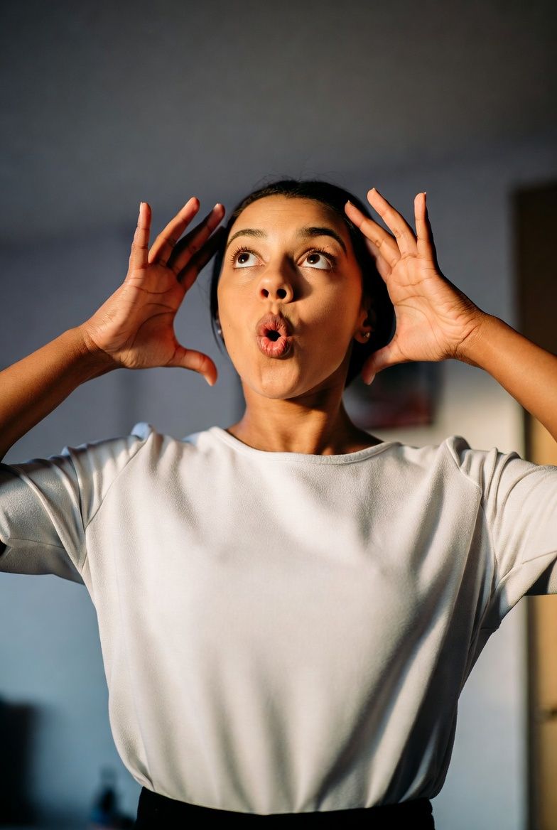 person in AWE after looking at detectadeal offers