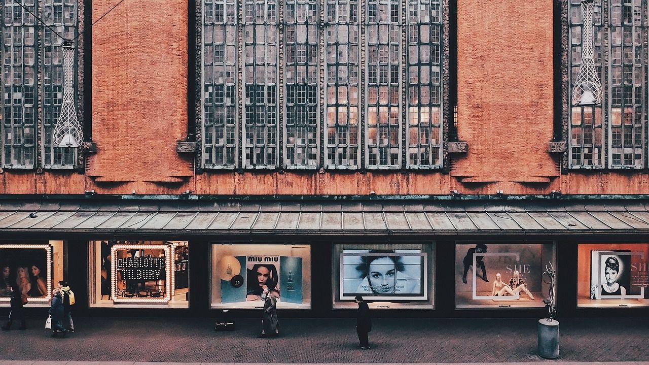 Billboard Design in 2025: Best Practices and AI Tools That Can Help