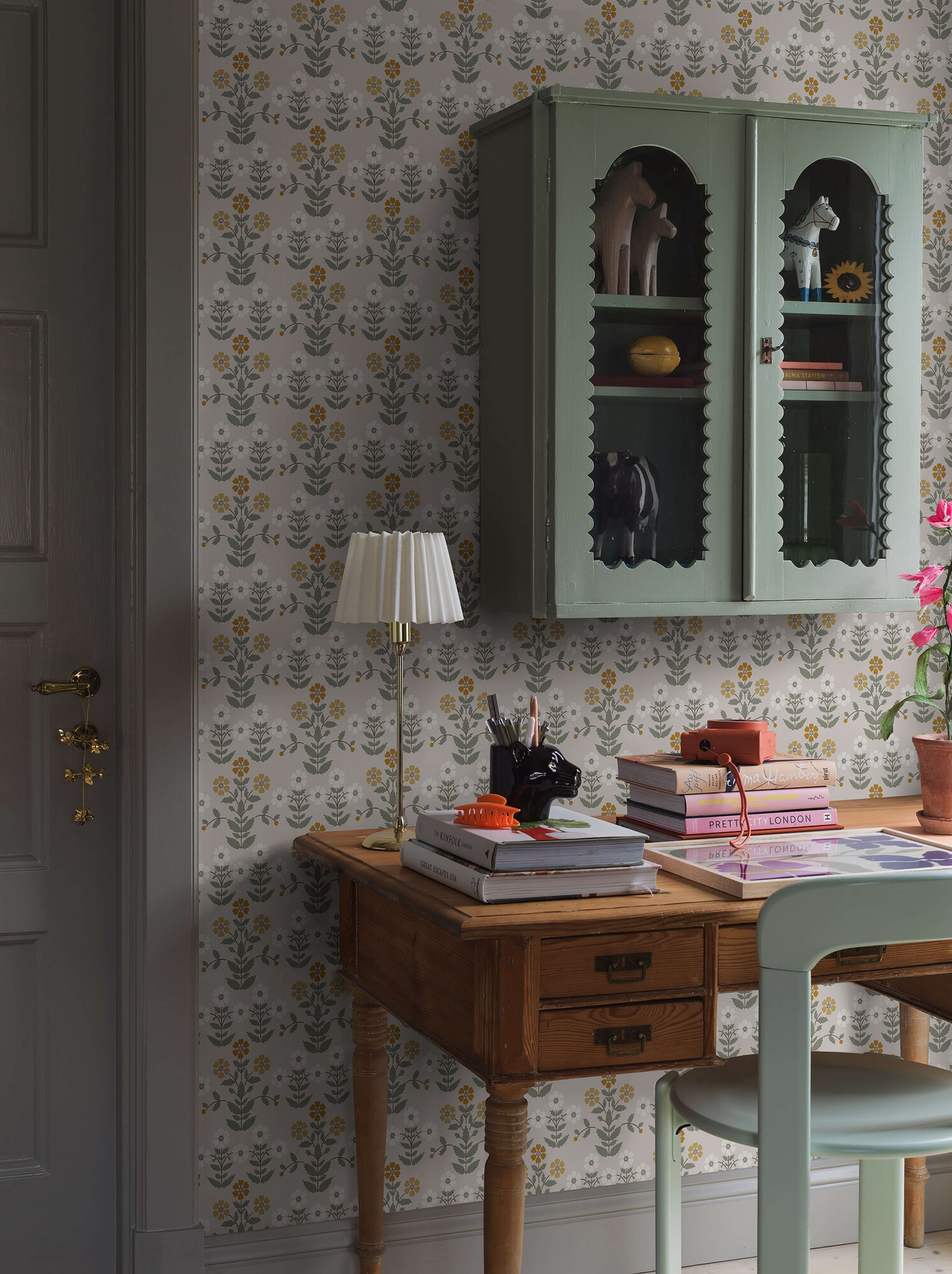 Sippor tapet med blommigt mönster i grå. Från kollektionen New Heritage. Nonwoven-material med rak passning.​​​​‌﻿‍﻿​‍​‍‌‍﻿﻿‌﻿​‍‌‍‍‌‌‍‌﻿‌‍‍‌‌‍﻿‍​‍​‍​﻿‍‍​‍​‍‌﻿​﻿‌‍​‌‌‍﻿‍‌‍‍‌‌﻿‌​‌﻿‍‌​‍﻿‍‌‍‍‌‌‍﻿﻿​‍​‍​‍﻿​​‍​‍‌‍‍​‌﻿​‍‌‍‌‌‌‍‌‍​‍​‍​﻿‍‍​‍​‍‌‍‍​‌﻿‌​‌﻿‌​‌﻿​​‌﻿​﻿​﻿‍‍​‍﻿﻿​‍﻿﻿‌﻿‌﻿‌﻿‌﻿‌﻿‌﻿​‍﻿‍‌‍​﻿‌‍﻿﻿‌‍﻿​‌‍﻿﻿‌﻿​‍‌‍​‌‌‍﻿‌‌‍​‌​‍﻿‍‌﻿​﻿‌‍‌‌​‍﻿﻿‌﻿​﻿‌﻿‌​‌﻿‌‌‌‍‌​‌‍‍‌‌‍﻿﻿​‍﻿﻿‌‍‍‌‌‍﻿‍‌﻿‌​‌‍‌‌‌‍﻿‍‌﻿‌​​‍﻿﻿‌‍‌‌‌‍‌​‌‍‍‌‌﻿‌​​‍﻿﻿‌‍﻿‌‌‍﻿﻿‌‍‌​‌‍‌‌​﻿﻿‌‌﻿​​‌﻿​‍‌‍‌‌‌﻿​﻿‌‍‌‌‌‍﻿‍‌﻿‌​‌‍​‌‌﻿‌​‌‍‍‌‌‍﻿﻿‌‍﻿‍​﻿‍﻿‌‍‍‌‌‍‌​​﻿﻿‌‌‍‍‌‌‍﻿‌‌‍​‌‌‍‌﻿‌‍‌‌​‍﻿‌​﻿​​​﻿​​‌‍​‌​﻿​‍​﻿‍‌​﻿‌‍‌‍‌‍‌‍‌‍​﻿‌‍‌‍​‌​﻿​﻿‌‍​‌​﻿‌‌​﻿​‌‌‍​‌‌‍‌​‌‍​﻿​﻿‌‍​﻿​‌‌‍‌‌​﻿‌﻿​﻿‍​‌‍​‌​﻿‌‌​﻿​‌​﻿​‍​﻿‌‌​﻿‌‌​﻿​​​﻿‍‌‌‍​﻿​﻿‌﻿​﻿​‍‌‍​‍‌‍‌​‌‍​‍​﻿‌​​﻿​​‌‍​﻿‌‍‌‌​‍﻿‌​﻿​‌​﻿‌​​﻿‍‌​﻿‌‌‌﻿‍​​﻿​‍​﻿​​​﻿​​​﻿​​​‍﻿‌‌‍‍‍‌﻿​​‌‍‌﻿​﻿‍﻿‌﻿‌​‌﻿‍‌‌﻿​​‌‍‌‌​﻿﻿‌‌﻿​﻿‌‍​‌‌‍﻿‍‌‍‍‌‌﻿‌​‌﻿‍‌​‍﻿‍‌‍‍‌‌‍﻿‌‌‍​‌‌‍‌﻿‌‍‌‌‌​​‌‌﻿​﻿‌﻿​﻿‌‍‌‌‌﻿‌​​﻿‍﻿‌﻿​​‌‍​‌‌﻿‌​‌‍‍​​﻿﻿‌‌‍​‌‌‍﻿​‌﻿‌​‌‌‌​‌‍‌‌‌﻿‍​‌﻿‌​​﻿﻿﻿‌‍​‍‌‍​‌‌﻿​﻿‌‍‌‌‌‌‌‌‌﻿​‍‌‍﻿​​﻿﻿‌‌‍‍​‌﻿‌​‌﻿‌​‌﻿​​‌﻿​﻿​‍‌‌​﻿​﻿‌​​‌​‍‌‌​﻿​‍‌​‌‍​‍‌‌​﻿​‍‌​‌‍‌﻿‌﻿‌﻿‌﻿‌﻿‌﻿​‍﻿‍‌‍​﻿‌‍﻿﻿‌‍﻿​‌‍﻿﻿‌﻿​‍‌‍​‌‌‍﻿‌‌‍​‌​‍﻿‍‌﻿​﻿‌‍‌‌​‍‌‌​﻿​‍‌​‌‍‌﻿​﻿‌﻿‌​‌﻿‌‌‌‍‌​‌‍‍‌‌‍﻿﻿​‍‌‍‌‍‍‌‌‍‌​​﻿﻿‌‌‍‍‌‌‍﻿‌‌‍​‌‌‍‌﻿‌‍‌‌​‍﻿‌​﻿​​​﻿​​‌‍​‌​﻿​‍​﻿‍‌​﻿‌‍‌‍‌‍‌‍‌‍​﻿‌‍‌‍​‌​﻿​﻿‌‍​‌​﻿‌‌​﻿​‌‌‍​‌‌‍‌​‌‍​﻿​﻿‌‍​﻿​‌‌‍‌‌​﻿‌﻿​﻿‍​‌‍​‌​﻿‌‌​﻿​‌​﻿​‍​﻿‌‌​﻿‌‌​﻿​​​﻿‍‌‌‍​﻿​﻿‌﻿​﻿​‍‌‍​‍‌‍‌​‌‍​‍​﻿‌​​﻿​​‌‍​﻿‌‍‌‌​‍﻿‌​﻿​‌​﻿‌​​﻿‍‌​﻿‌‌‌﻿‍​​﻿​‍​﻿​​​﻿​​​﻿​​​‍﻿‌‌‍‍‍‌﻿​​‌‍‌﻿​‍‌‍‌﻿‌​‌﻿‍‌‌﻿​​‌‍‌‌​﻿﻿‌‌﻿​﻿‌‍​‌‌‍﻿‍‌‍‍‌‌﻿‌​‌﻿‍‌​‍﻿‍‌‍‍‌‌‍﻿‌‌‍​‌‌‍‌﻿‌‍‌‌‌​​‌‌﻿​﻿‌﻿​﻿‌‍‌‌‌﻿‌​​‍‌‍‌﻿​​‌‍​‌‌﻿‌​‌‍‍​​﻿﻿‌‌‍​‌‌‍﻿​‌﻿‌​‌‌‌​‌‍‌‌‌﻿‍​‌﻿‌​​‍‌‍‌﻿​​‌‍‌‌‌﻿​‍‌﻿​﻿‌﻿​​‌‍‌‌‌‍​﻿‌﻿‌​‌‍‍‌‌﻿‌‍‌‍‌‌​﻿﻿‌‌﻿​​‌﻿‌‌‌‍​‍‌‍﻿​‌‍‍‌‌﻿​﻿‌‍‍​‌‍‌‌‌‍‌​​‍​‍‌﻿﻿‌