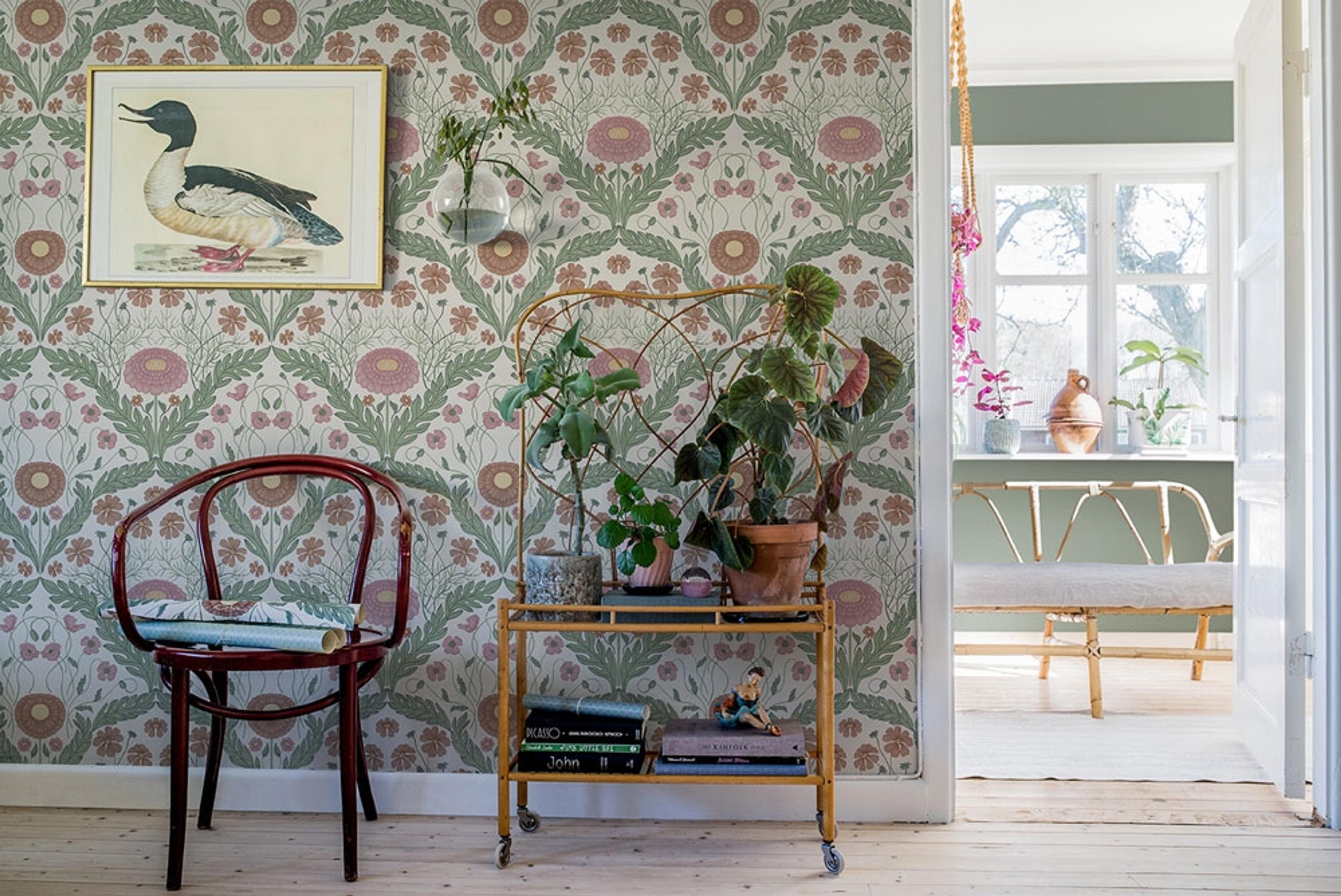 Vivvi liljaliknande mönster, grön tapet från Midbec enfärgad i grön. Från kollektionen Blomstermåla. Nonwoven-material med rak passning.​​​​‌﻿‍﻿​‍​‍‌‍﻿﻿‌﻿​‍‌‍‍‌‌‍‌﻿‌‍‍‌‌‍﻿‍​‍​‍​﻿‍‍​‍​‍‌﻿​﻿‌‍​‌‌‍﻿‍‌‍‍‌‌﻿‌​‌﻿‍‌​‍﻿‍‌‍‍‌‌‍﻿﻿​‍​‍​‍﻿​​‍​‍‌‍‍​‌﻿​‍‌‍‌‌‌‍‌‍​‍​‍​﻿‍‍​‍​‍‌‍‍​‌﻿‌​‌﻿‌​‌﻿​​‌﻿​﻿​﻿‍‍​‍﻿﻿​‍﻿﻿‌﻿‌﻿‌﻿‌﻿‌﻿‌﻿​‍﻿‍‌‍​﻿‌‍﻿﻿‌‍﻿​‌‍﻿﻿‌﻿​‍‌‍​‌‌‍﻿‌‌‍​‌​‍﻿‍‌﻿​﻿‌‍‌‌​‍﻿﻿‌﻿​﻿‌﻿‌​‌﻿‌‌‌‍‌​‌‍‍‌‌‍﻿﻿​‍﻿﻿‌‍‍‌‌‍﻿‍‌﻿‌​‌‍‌‌‌‍﻿‍‌﻿‌​​‍﻿﻿‌‍‌‌‌‍‌​‌‍‍‌‌﻿‌​​‍﻿﻿‌‍﻿‌‌‍﻿﻿‌‍‌​‌‍‌‌​﻿﻿‌‌﻿​​‌﻿​‍‌‍‌‌‌﻿​﻿‌‍‌‌‌‍﻿‍‌﻿‌​‌‍​‌‌﻿‌​‌‍‍‌‌‍﻿﻿‌‍﻿‍​﻿‍﻿‌‍‍‌‌‍‌​​﻿﻿‌‌‍‍‌‌‍﻿‌‌‍​‌‌‍‌﻿‌‍‌‌​‍﻿‌​﻿​‌​﻿​​‌‍​‌‌‍‌‌​﻿​﻿​﻿‌‌​﻿​​‌‍‌‌‌‍‌​‌‍​﻿​﻿​‍​﻿​‍​﻿‌﻿​﻿‌‍​﻿‍​​﻿​﻿​﻿​﻿‌‍‌​​﻿‌﻿​﻿​‍‌‍‌‍​﻿‌​‌‍‌​‌‍​‍‌‍​﻿‌‍​‍‌‍​﻿‌‍‌‍​﻿‌‍​﻿‌​​﻿‌﻿‌‍​‍​﻿‌‍​﻿‍​​﻿​﻿‌‍‌‍​﻿​‍​﻿‌​‌‍​‌‌‍‌‌​‍﻿‌​﻿​‌​﻿​​​﻿​​​﻿​​‌﻿‍​​﻿‌‍​﻿‌‍​﻿‍​​‍﻿‌‌‍‍‍‌﻿​​‌‍‌﻿​﻿‍﻿‌﻿‌​‌﻿‍‌‌﻿​​‌‍‌‌​﻿﻿‌‌﻿​﻿‌‍​‌‌‍﻿‍‌‍‍‌‌﻿‌​‌﻿‍‌​‍﻿‍‌‍‍‌‌‍﻿‌‌‍​‌‌‍‌﻿‌‍‌‌‌​​‌‌﻿​﻿‌﻿​﻿‌‍‌‌‌﻿‌​​﻿‍﻿‌﻿​​‌‍​‌‌﻿‌​‌‍‍​​﻿﻿‌‌‍​‌‌‍﻿​‌﻿‌​‌‌‌​‌‍‌‌‌﻿‍​‌﻿‌​​﻿﻿﻿‌‍​‍‌‍​‌‌﻿​﻿‌‍‌‌‌‌‌‌‌﻿​‍‌‍﻿​​﻿﻿‌‌‍‍​‌﻿‌​‌﻿‌​‌﻿​​‌﻿​﻿​‍‌‌​﻿​﻿‌​​‌​‍‌‌​﻿​‍‌​‌‍​‍‌‌​﻿​‍‌​‌‍‌﻿‌﻿‌﻿‌﻿‌﻿‌﻿​‍﻿‍‌‍​﻿‌‍﻿﻿‌‍﻿​‌‍﻿﻿‌﻿​‍‌‍​‌‌‍﻿‌‌‍​‌​‍﻿‍‌﻿​﻿‌‍‌‌​‍‌‌​﻿​‍‌​‌‍‌﻿​﻿‌﻿‌​‌﻿‌‌‌‍‌​‌‍‍‌‌‍﻿﻿​‍‌‍‌‍‍‌‌‍‌​​﻿﻿‌‌‍‍‌‌‍﻿‌‌‍​‌‌‍‌﻿‌‍‌‌​‍﻿‌​﻿​‌​﻿​​‌‍​‌‌‍‌‌​﻿​﻿​﻿‌‌​﻿​​‌‍‌‌‌‍‌​‌‍​﻿​﻿​‍​﻿​‍​﻿‌﻿​﻿‌‍​﻿‍​​﻿​﻿​﻿​﻿‌‍‌​​﻿‌﻿​﻿​‍‌‍‌‍​﻿‌​‌‍‌​‌‍​‍‌‍​﻿‌‍​‍‌‍​﻿‌‍‌‍​﻿‌‍​﻿‌​​﻿‌﻿‌‍​‍​﻿‌‍​﻿‍​​﻿​﻿‌‍‌‍​﻿​‍​﻿‌​‌‍​‌‌‍‌‌​‍﻿‌​﻿​‌​﻿​​​﻿​​​﻿​​‌﻿‍​​﻿‌‍​﻿‌‍​﻿‍​​‍﻿‌‌‍‍‍‌﻿​​‌‍‌﻿​‍‌‍‌﻿‌​‌﻿‍‌‌﻿​​‌‍‌‌​﻿﻿‌‌﻿​﻿‌‍​‌‌‍﻿‍‌‍‍‌‌﻿‌​‌﻿‍‌​‍﻿‍‌‍‍‌‌‍﻿‌‌‍​‌‌‍‌﻿‌‍‌‌‌​​‌‌﻿​﻿‌﻿​﻿‌‍‌‌‌﻿‌​​‍‌‍‌﻿​​‌‍​‌‌﻿‌​‌‍‍​​﻿﻿‌‌‍​‌‌‍﻿​‌﻿‌​‌‌‌​‌‍‌‌‌﻿‍​‌﻿‌​​‍‌‍‌﻿​​‌‍‌‌‌﻿​‍‌﻿​﻿‌﻿​​‌‍‌‌‌‍​﻿‌﻿‌​‌‍‍‌‌﻿‌‍‌‍‌‌​﻿﻿‌‌﻿​​‌﻿‌‌‌‍​‍‌‍﻿​‌‍‍‌‌﻿​﻿‌‍‍​‌‍‌‌‌‍‌​​‍​‍‌﻿﻿‌