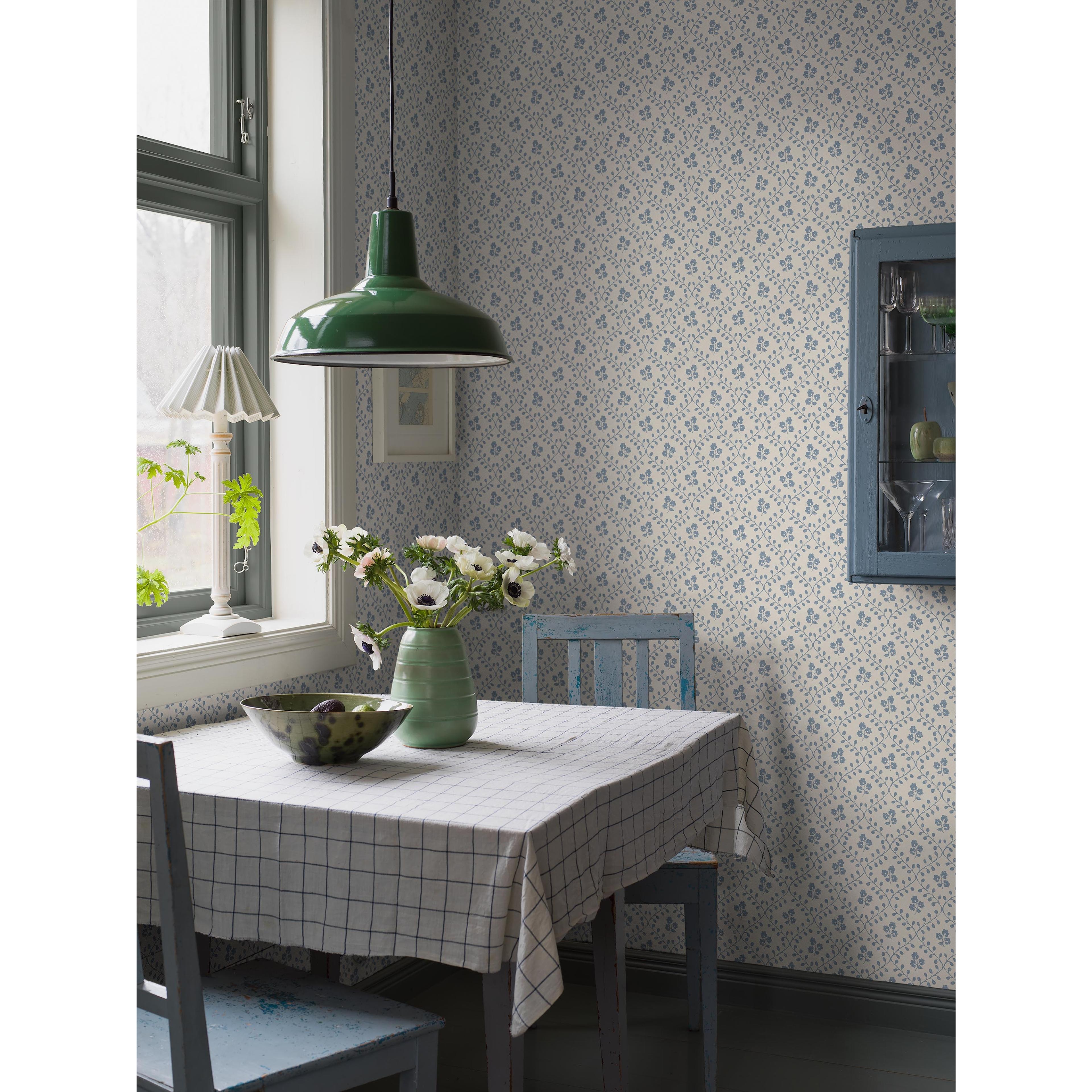 Idun blå, tapet tapet med medaljonger, blommigt, trellis mönster i blå. Från kollektionen Nordic Folk. Nonwoven-material med rak passning. Passar i matsal och kök.​​​​‌﻿‍﻿​‍​‍‌‍﻿﻿‌﻿​‍‌‍‍‌‌‍‌﻿‌‍‍‌‌‍﻿‍​‍​‍​﻿‍‍​‍​‍‌﻿​﻿‌‍​‌‌‍﻿‍‌‍‍‌‌﻿‌​‌﻿‍‌​‍﻿‍‌‍‍‌‌‍﻿﻿​‍​‍​‍﻿​​‍​‍‌‍‍​‌﻿​‍‌‍‌‌‌‍‌‍​‍​‍​﻿‍‍​‍​‍‌‍‍​‌﻿‌​‌﻿‌​‌﻿​​‌﻿​﻿​﻿‍‍​‍﻿﻿​‍﻿﻿‌﻿‌﻿‌﻿‌﻿‌﻿‌﻿​‍﻿‍‌‍​﻿‌‍﻿﻿‌‍﻿​‌‍﻿﻿‌﻿​‍‌‍​‌‌‍﻿‌‌‍​‌​‍﻿‍‌﻿​﻿‌‍‌‌​‍﻿﻿‌﻿​﻿‌﻿‌​‌﻿‌‌‌‍‌​‌‍‍‌‌‍﻿﻿​‍﻿﻿‌‍‍‌‌‍﻿‍‌﻿‌​‌‍‌‌‌‍﻿‍‌﻿‌​​‍﻿﻿‌‍‌‌‌‍‌​‌‍‍‌‌﻿‌​​‍﻿﻿‌‍﻿‌‌‍﻿﻿‌‍‌​‌‍‌‌​﻿﻿‌‌﻿​​‌﻿​‍‌‍‌‌‌﻿​﻿‌‍‌‌‌‍﻿‍‌﻿‌​‌‍​‌‌﻿‌​‌‍‍‌‌‍﻿﻿‌‍﻿‍​﻿‍﻿‌‍‍‌‌‍‌​​﻿﻿‌‌‍‍‌‌‍﻿‌‌‍​‌‌‍‌﻿‌‍‌‌​‍﻿‌​﻿​‌​﻿​‌​﻿​﻿​﻿‌‍‌‍‌​‌‍​‌​﻿​‍‌‍‌​​﻿​‍‌‍‌‍​﻿​﻿​﻿​​​﻿‌‌​﻿​‌‌‍​﻿​﻿‍‌‌‍​﻿​﻿‍‌​﻿​​​﻿​‌​﻿‍​​﻿‍‌‌‍​‌​﻿‌‌‌‍​﻿​﻿​‍‌‍​﻿‌‍‌‌​﻿​​‌‍‌​​﻿​‌​﻿‌‍‌‍‌‍​﻿​‍‌‍​‌‌‍​‌​﻿​﻿​﻿‍‌​﻿‍​​﻿‌‌​‍﻿‌​﻿​﻿​﻿​‍​﻿​​​﻿​​‌﻿‍​​﻿​﻿​﻿​‍​﻿​​​﻿​​​‍﻿‌‌‍‍‍‌﻿​​‌‍‌﻿​﻿‍﻿‌﻿‌​‌﻿‍‌‌﻿​​‌‍‌‌​﻿﻿‌‌﻿​﻿‌‍​‌‌‍﻿‍‌‍‍‌‌﻿‌​‌﻿‍‌​‍﻿‍‌‍‍‌‌‍﻿‌‌‍​‌‌‍‌﻿‌‍‌‌‌​​‌‌﻿​﻿‌﻿​﻿‌‍‌‌‌﻿‌​​﻿‍﻿‌﻿​​‌‍​‌‌﻿‌​‌‍‍​​﻿﻿‌‌‍​‌‌‍﻿​‌﻿‌​‌‌‌​‌‍‌‌‌﻿‍​‌﻿‌​​﻿﻿﻿‌‍​‍‌‍​‌‌﻿​﻿‌‍‌‌‌‌‌‌‌﻿​‍‌‍﻿​​﻿﻿‌‌‍‍​‌﻿‌​‌﻿‌​‌﻿​​‌﻿​﻿​‍‌‌​﻿​﻿‌​​‌​‍‌‌​﻿​‍‌​‌‍​‍‌‌​﻿​‍‌​‌‍‌﻿‌﻿‌﻿‌﻿‌﻿‌﻿​‍﻿‍‌‍​﻿‌‍﻿﻿‌‍﻿​‌‍﻿﻿‌﻿​‍‌‍​‌‌‍﻿‌‌‍​‌​‍﻿‍‌﻿​﻿‌‍‌‌​‍‌‌​﻿​‍‌​‌‍‌﻿​﻿‌﻿‌​‌﻿‌‌‌‍‌​‌‍‍‌‌‍﻿﻿​‍‌‍‌‍‍‌‌‍‌​​﻿﻿‌‌‍‍‌‌‍﻿‌‌‍​‌‌‍‌﻿‌‍‌‌​‍﻿‌​﻿​‌​﻿​‌​﻿​﻿​﻿‌‍‌‍‌​‌‍​‌​﻿​‍‌‍‌​​﻿​‍‌‍‌‍​﻿​﻿​﻿​​​﻿‌‌​﻿​‌‌‍​﻿​﻿‍‌‌‍​﻿​﻿‍‌​﻿​​​﻿​‌​﻿‍​​﻿‍‌‌‍​‌​﻿‌‌‌‍​﻿​﻿​‍‌‍​﻿‌‍‌‌​﻿​​‌‍‌​​﻿​‌​﻿‌‍‌‍‌‍​﻿​‍‌‍​‌‌‍​‌​﻿​﻿​﻿‍‌​﻿‍​​﻿‌‌​‍﻿‌​﻿​﻿​﻿​‍​﻿​​​﻿​​‌﻿‍​​﻿​﻿​﻿​‍​﻿​​​﻿​​​‍﻿‌‌‍‍‍‌﻿​​‌‍‌﻿​‍‌‍‌﻿‌​‌﻿‍‌‌﻿​​‌‍‌‌​﻿﻿‌‌﻿​﻿‌‍​‌‌‍﻿‍‌‍‍‌‌﻿‌​‌﻿‍‌​‍﻿‍‌‍‍‌‌‍﻿‌‌‍​‌‌‍‌﻿‌‍‌‌‌​​‌‌﻿​﻿‌﻿​﻿‌‍‌‌‌﻿‌​​‍‌‍‌﻿​​‌‍​‌‌﻿‌​‌‍‍​​﻿﻿‌‌‍​‌‌‍﻿​‌﻿‌​‌‌‌​‌‍‌‌‌﻿‍​‌﻿‌​​‍‌‍‌﻿​​‌‍‌‌‌﻿​‍‌﻿​﻿‌﻿​​‌‍‌‌‌‍​﻿‌﻿‌​‌‍‍‌‌﻿‌‍‌‍‌‌​﻿﻿‌‌﻿​​‌﻿‌‌‌‍​‍‌‍﻿​‌‍‍‌‌﻿​﻿‌‍‍​‌‍‌‌‌‍‌​​‍​‍‌﻿﻿‌