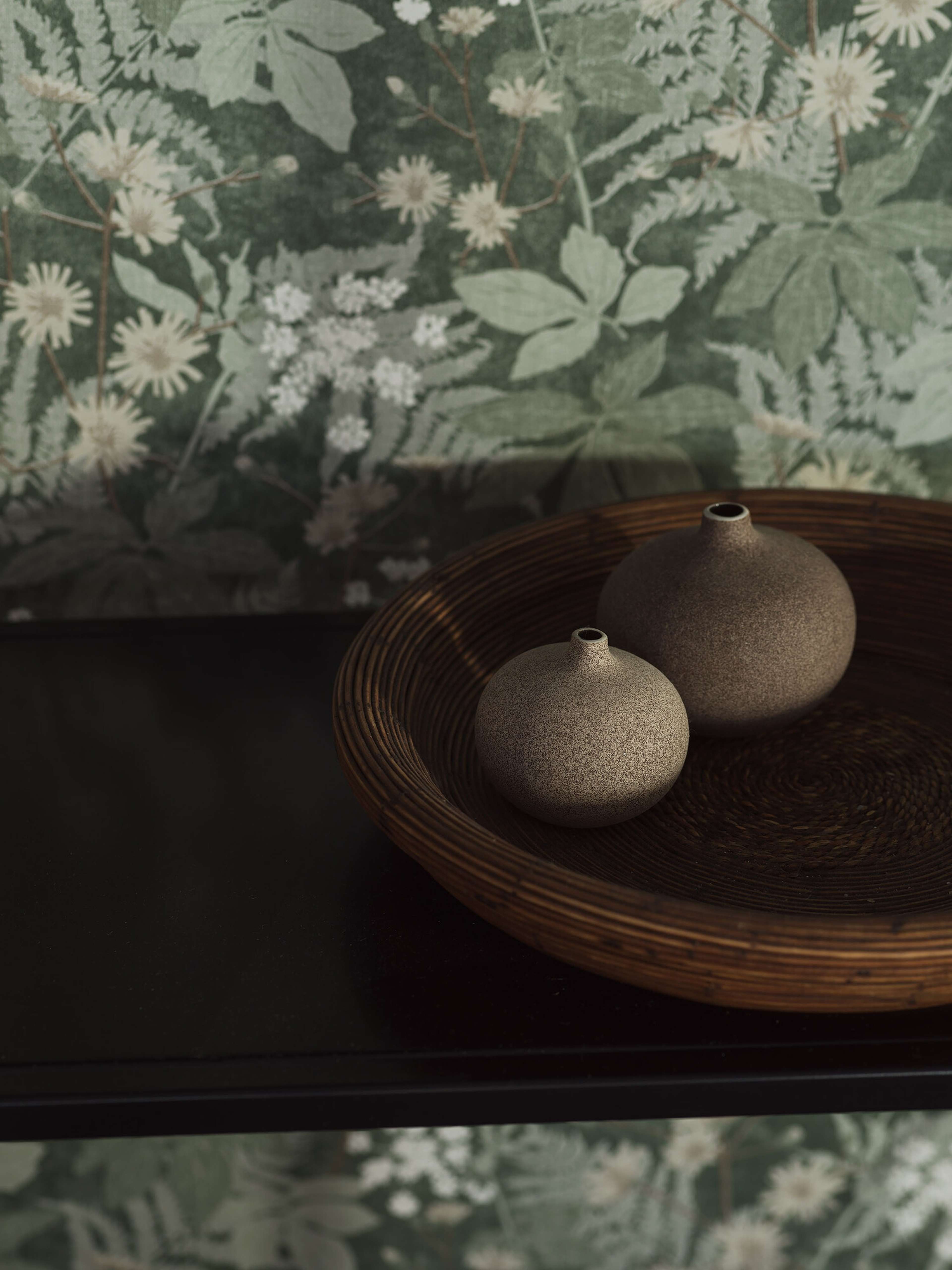 Lindskog tapet med botaniskt mönster i grön. Från kollektionen Essens. Nonwoven-material med rak passning. Passar i vardagsrum, matsal och kök.​​​​‌﻿‍﻿​‍​‍‌‍﻿﻿‌﻿​‍‌‍‍‌‌‍‌﻿‌‍‍‌‌‍﻿‍​‍​‍​﻿‍‍​‍​‍‌﻿​﻿‌‍​‌‌‍﻿‍‌‍‍‌‌﻿‌​‌﻿‍‌​‍﻿‍‌‍‍‌‌‍﻿﻿​‍​‍​‍﻿​​‍​‍‌‍‍​‌﻿​‍‌‍‌‌‌‍‌‍​‍​‍​﻿‍‍​‍​‍‌‍‍​‌﻿‌​‌﻿‌​‌﻿​​‌﻿​﻿​﻿‍‍​‍﻿﻿​‍﻿﻿‌﻿‌﻿‌﻿‌﻿‌﻿‌﻿​‍﻿‍‌‍​﻿‌‍﻿﻿‌‍﻿​‌‍﻿﻿‌﻿​‍‌‍​‌‌‍﻿‌‌‍​‌​‍﻿‍‌﻿​﻿‌‍‌‌​‍﻿﻿‌﻿​﻿‌﻿‌​‌﻿‌‌‌‍‌​‌‍‍‌‌‍﻿﻿​‍﻿﻿‌‍‍‌‌‍﻿‍‌﻿‌​‌‍‌‌‌‍﻿‍‌﻿‌​​‍﻿﻿‌‍‌‌‌‍‌​‌‍‍‌‌﻿‌​​‍﻿﻿‌‍﻿‌‌‍﻿﻿‌‍‌​‌‍‌‌​﻿﻿‌‌﻿​​‌﻿​‍‌‍‌‌‌﻿​﻿‌‍‌‌‌‍﻿‍‌﻿‌​‌‍​‌‌﻿‌​‌‍‍‌‌‍﻿﻿‌‍﻿‍​﻿‍﻿‌‍‍‌‌‍‌​​﻿﻿‌‌‍‍‌‌‍﻿‌‌‍​‌‌‍‌﻿‌‍‌‌​‍﻿‌​﻿​‌‌‍​‍‌‍​‌‌‍​﻿​﻿‌‍‌‍​‌​﻿‌‌​﻿‍​​﻿‌‍‌‍‌‍‌‍‌‍​﻿​‌​﻿​​​﻿‍​​﻿‍‌​﻿​‌​﻿‌﻿​﻿​﻿​﻿‍‌​﻿​‌‌‍​‌‌‍​‍‌‍​‍‌‍‌​‌‍​‍​﻿‌﻿‌‍‌​‌‍‌‍​﻿‌‍​﻿‌﻿‌‍‌‍​﻿‌​‌‍‌‍‌‍​﻿‌‍‌‍​﻿​‍‌‍​‍​﻿‍​​﻿‌​‌‍‌‌​‍﻿‌​﻿​‌​﻿‌‌​﻿​​​﻿​​‌﻿‍​​﻿​‍​﻿​​​﻿​​​﻿​​​‍﻿‌‌‍‍‍‌﻿​​‌‍‌﻿​﻿‍﻿‌﻿‌​‌﻿‍‌‌﻿​​‌‍‌‌​﻿﻿‌‌﻿​﻿‌‍​‌‌‍﻿‍‌‍‍‌‌﻿‌​‌﻿‍‌​‍﻿‍‌‍‍‌‌‍﻿‌‌‍​‌‌‍‌﻿‌‍‌‌‌​​‌‌﻿​﻿‌﻿​﻿‌‍‌‌‌﻿‌​​﻿‍﻿‌﻿​​‌‍​‌‌﻿‌​‌‍‍​​﻿﻿‌‌‍​‌‌‍﻿​‌﻿‌​‌‌‌​‌‍‌‌‌﻿‍​‌﻿‌​​﻿﻿﻿‌‍​‍‌‍​‌‌﻿​﻿‌‍‌‌‌‌‌‌‌﻿​‍‌‍﻿​​﻿﻿‌‌‍‍​‌﻿‌​‌﻿‌​‌﻿​​‌﻿​﻿​‍‌‌​﻿​﻿‌​​‌​‍‌‌​﻿​‍‌​‌‍​‍‌‌​﻿​‍‌​‌‍‌﻿‌﻿‌﻿‌﻿‌﻿‌﻿​‍﻿‍‌‍​﻿‌‍﻿﻿‌‍﻿​‌‍﻿﻿‌﻿​‍‌‍​‌‌‍﻿‌‌‍​‌​‍﻿‍‌﻿​﻿‌‍‌‌​‍‌‌​﻿​‍‌​‌‍‌﻿​﻿‌﻿‌​‌﻿‌‌‌‍‌​‌‍‍‌‌‍﻿﻿​‍‌‍‌‍‍‌‌‍‌​​﻿﻿‌‌‍‍‌‌‍﻿‌‌‍​‌‌‍‌﻿‌‍‌‌​‍﻿‌​﻿​‌‌‍​‍‌‍​‌‌‍​﻿​﻿‌‍‌‍​‌​﻿‌‌​﻿‍​​﻿‌‍‌‍‌‍‌‍‌‍​﻿​‌​﻿​​​﻿‍​​﻿‍‌​﻿​‌​﻿‌﻿​﻿​﻿​﻿‍‌​﻿​‌‌‍​‌‌‍​‍‌‍​‍‌‍‌​‌‍​‍​﻿‌﻿‌‍‌​‌‍‌‍​﻿‌‍​﻿‌﻿‌‍‌‍​﻿‌​‌‍‌‍‌‍​﻿‌‍‌‍​﻿​‍‌‍​‍​﻿‍​​﻿‌​‌‍‌‌​‍﻿‌​﻿​‌​﻿‌‌​﻿​​​﻿​​‌﻿‍​​﻿​‍​﻿​​​﻿​​​﻿​​​‍﻿‌‌‍‍‍‌﻿​​‌‍‌﻿​‍‌‍‌﻿‌​‌﻿‍‌‌﻿​​‌‍‌‌​﻿﻿‌‌﻿​﻿‌‍​‌‌‍﻿‍‌‍‍‌‌﻿‌​‌﻿‍‌​‍﻿‍‌‍‍‌‌‍﻿‌‌‍​‌‌‍‌﻿‌‍‌‌‌​​‌‌﻿​﻿‌﻿​﻿‌‍‌‌‌﻿‌​​‍‌‍‌﻿​​‌‍​‌‌﻿‌​‌‍‍​​﻿﻿‌‌‍​‌‌‍﻿​‌﻿‌​‌‌‌​‌‍‌‌‌﻿‍​‌﻿‌​​‍‌‍‌﻿​​‌‍‌‌‌﻿​‍‌﻿​﻿‌﻿​​‌‍‌‌‌‍​﻿‌﻿‌​‌‍‍‌‌﻿‌‍‌‍‌‌​﻿﻿‌‌﻿​​‌﻿‌‌‌‍​‍‌‍﻿​‌‍‍‌‌﻿​﻿‌‍‍​‌‍‌‌‌‍‌​​‍​‍‌﻿﻿‌