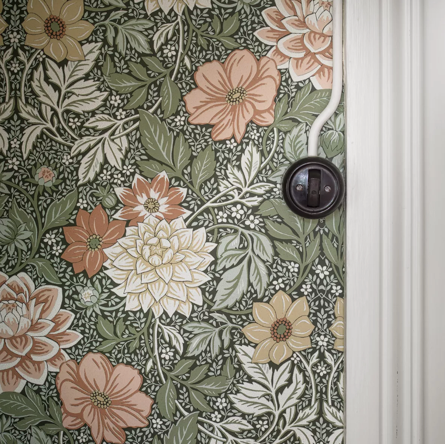 Så här räknar du ut antal tapetrullar som behövs