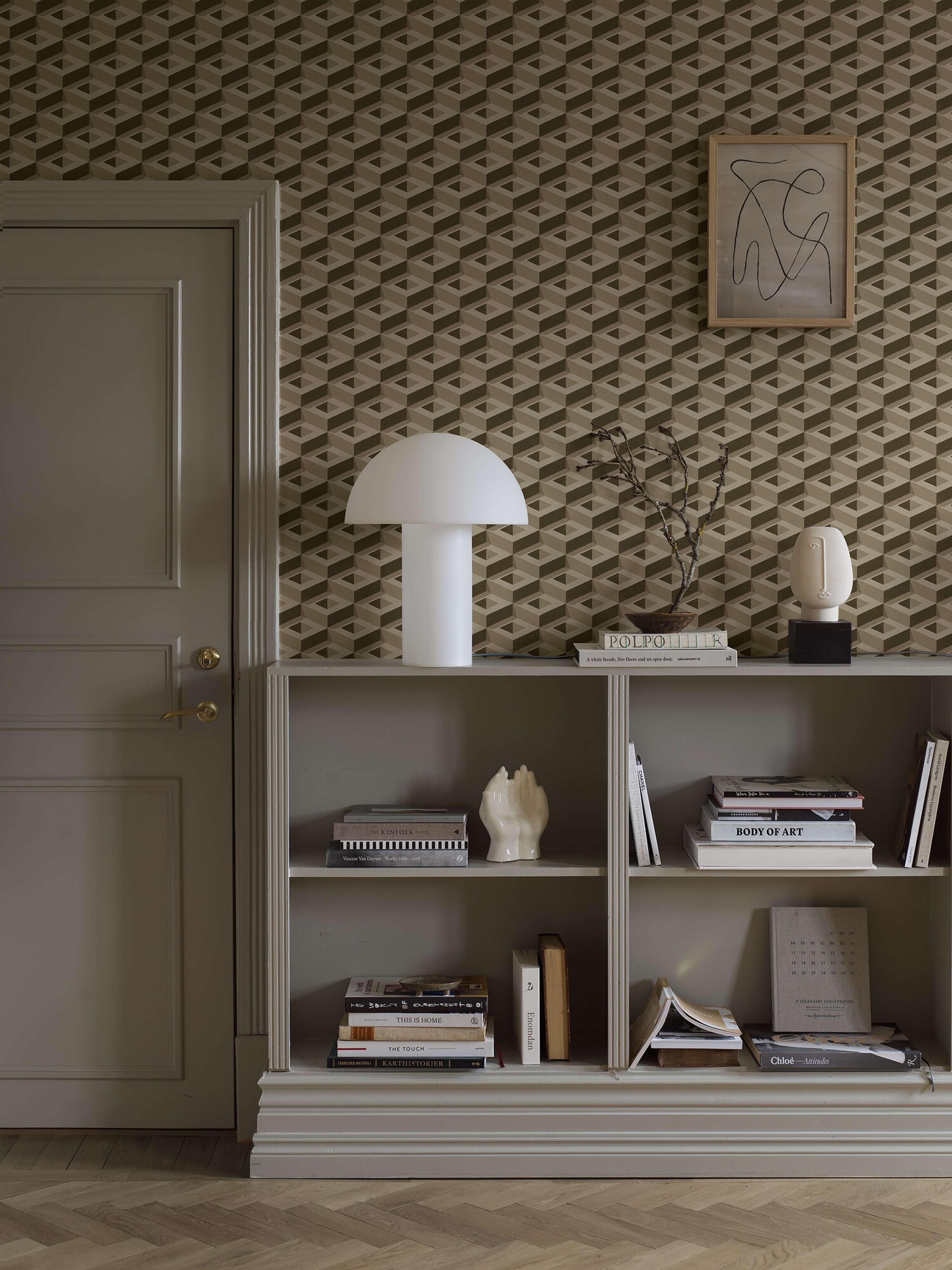 Boxes tapet med geometriskt, grafiskt mönster i vit och svart. Från kollektionen Treasured. Nonwoven-material med rak passning. Passar i kök, hall och arbetsrum.​​​​‌﻿‍﻿​‍​‍‌‍﻿﻿‌﻿​‍‌‍‍‌‌‍‌﻿‌‍‍‌‌‍﻿‍​‍​‍​﻿‍‍​‍​‍‌﻿​﻿‌‍​‌‌‍﻿‍‌‍‍‌‌﻿‌​‌﻿‍‌​‍﻿‍‌‍‍‌‌‍﻿﻿​‍​‍​‍﻿​​‍​‍‌‍‍​‌﻿​‍‌‍‌‌‌‍‌‍​‍​‍​﻿‍‍​‍​‍‌‍‍​‌﻿‌​‌﻿‌​‌﻿​​‌﻿​﻿​﻿‍‍​‍﻿﻿​‍﻿﻿‌﻿‌﻿‌﻿‌﻿‌﻿‌﻿​‍﻿‍‌‍​﻿‌‍﻿﻿‌‍﻿​‌‍﻿﻿‌﻿​‍‌‍​‌‌‍﻿‌‌‍​‌​‍﻿‍‌﻿​﻿‌‍‌‌​‍﻿﻿‌﻿​﻿‌﻿‌​‌﻿‌‌‌‍‌​‌‍‍‌‌‍﻿﻿​‍﻿﻿‌‍‍‌‌‍﻿‍‌﻿‌​‌‍‌‌‌‍﻿‍‌﻿‌​​‍﻿﻿‌‍‌‌‌‍‌​‌‍‍‌‌﻿‌​​‍﻿﻿‌‍﻿‌‌‍﻿﻿‌‍‌​‌‍‌‌​﻿﻿‌‌﻿​​‌﻿​‍‌‍‌‌‌﻿​﻿‌‍‌‌‌‍﻿‍‌﻿‌​‌‍​‌‌﻿‌​‌‍‍‌‌‍﻿﻿‌‍﻿‍​﻿‍﻿‌‍‍‌‌‍‌​​﻿﻿‌‌‍‍‌‌‍﻿‌‌‍​‌‌‍‌﻿‌‍‌‌​‍﻿‌​﻿​‍​﻿​‌​﻿​﻿​﻿‍‌​﻿‍​‌‍​‍​﻿‌​​﻿​‌​﻿‍​‌‍​﻿​﻿​‌​﻿‌‍​﻿‌‌‌‍​‍​﻿‌‌​﻿‍​‌‍​‌​﻿‌‌​﻿‌﻿‌‍​‍​﻿​﻿​﻿​​​﻿‌‍​﻿​‍​﻿​‌​﻿‍‌‌‍​﻿​﻿‍‌​﻿‌​​﻿​‍​﻿‍​​﻿​‍​﻿‌‍​﻿‌​​﻿‌​‌‍​‌​﻿​‌​﻿‍‌​﻿‌​‌‍‌​​‍﻿‌​﻿​‌​﻿‌‌​﻿​​​﻿​​‌﻿‍​​﻿​‍​﻿​​​﻿​​​﻿​​​‍﻿‌‌‍‍‍‌﻿​​‌‍‌﻿​﻿‍﻿‌﻿‌​‌﻿‍‌‌﻿​​‌‍‌‌​﻿﻿‌‌﻿​﻿‌‍​‌‌‍﻿‍‌‍‍‌‌﻿‌​‌﻿‍‌​‍﻿‍‌‍‍‌‌‍﻿‌‌‍​‌‌‍‌﻿‌‍‌‌‌​​‌‌﻿​﻿‌﻿​﻿‌‍‌‌‌﻿‌​​﻿‍﻿‌﻿​​‌‍​‌‌﻿‌​‌‍‍​​﻿﻿‌‌‍​‌‌‍﻿​‌﻿‌​‌‌‌​‌‍‌‌‌﻿‍​‌﻿‌​​﻿﻿﻿‌‍​‍‌‍​‌‌﻿​﻿‌‍‌‌‌‌‌‌‌﻿​‍‌‍﻿​​﻿﻿‌‌‍‍​‌﻿‌​‌﻿‌​‌﻿​​‌﻿​﻿​‍‌‌​﻿​﻿‌​​‌​‍‌‌​﻿​‍‌​‌‍​‍‌‌​﻿​‍‌​‌‍‌﻿‌﻿‌﻿‌﻿‌﻿‌﻿​‍﻿‍‌‍​﻿‌‍﻿﻿‌‍﻿​‌‍﻿﻿‌﻿​‍‌‍​‌‌‍﻿‌‌‍​‌​‍﻿‍‌﻿​﻿‌‍‌‌​‍‌‌​﻿​‍‌​‌‍‌﻿​﻿‌﻿‌​‌﻿‌‌‌‍‌​‌‍‍‌‌‍﻿﻿​‍‌‍‌‍‍‌‌‍‌​​﻿﻿‌‌‍‍‌‌‍﻿‌‌‍​‌‌‍‌﻿‌‍‌‌​‍﻿‌​﻿​‍​﻿​‌​﻿​﻿​﻿‍‌​﻿‍​‌‍​‍​﻿‌​​﻿​‌​﻿‍​‌‍​﻿​﻿​‌​﻿‌‍​﻿‌‌‌‍​‍​﻿‌‌​﻿‍​‌‍​‌​﻿‌‌​﻿‌﻿‌‍​‍​﻿​﻿​﻿​​​﻿‌‍​﻿​‍​﻿​‌​﻿‍‌‌‍​﻿​﻿‍‌​﻿‌​​﻿​‍​﻿‍​​﻿​‍​﻿‌‍​﻿‌​​﻿‌​‌‍​‌​﻿​‌​﻿‍‌​﻿‌​‌‍‌​​‍﻿‌​﻿​‌​﻿‌‌​﻿​​​﻿​​‌﻿‍​​﻿​‍​﻿​​​﻿​​​﻿​​​‍﻿‌‌‍‍‍‌﻿​​‌‍‌﻿​‍‌‍‌﻿‌​‌﻿‍‌‌﻿​​‌‍‌‌​﻿﻿‌‌﻿​﻿‌‍​‌‌‍﻿‍‌‍‍‌‌﻿‌​‌﻿‍‌​‍﻿‍‌‍‍‌‌‍﻿‌‌‍​‌‌‍‌﻿‌‍‌‌‌​​‌‌﻿​﻿‌﻿​﻿‌‍‌‌‌﻿‌​​‍‌‍‌﻿​​‌‍​‌‌﻿‌​‌‍‍​​﻿﻿‌‌‍​‌‌‍﻿​‌﻿‌​‌‌‌​‌‍‌‌‌﻿‍​‌﻿‌​​‍‌‍‌﻿​​‌‍‌‌‌﻿​‍‌﻿​﻿‌﻿​​‌‍‌‌‌‍​﻿‌﻿‌​‌‍‍‌‌﻿‌‍‌‍‌‌​﻿﻿‌‌﻿​​‌﻿‌‌‌‍​‍‌‍﻿​‌‍‍‌‌﻿​﻿‌‍‍​‌‍‌‌‌‍‌​​‍​‍‌﻿﻿‌