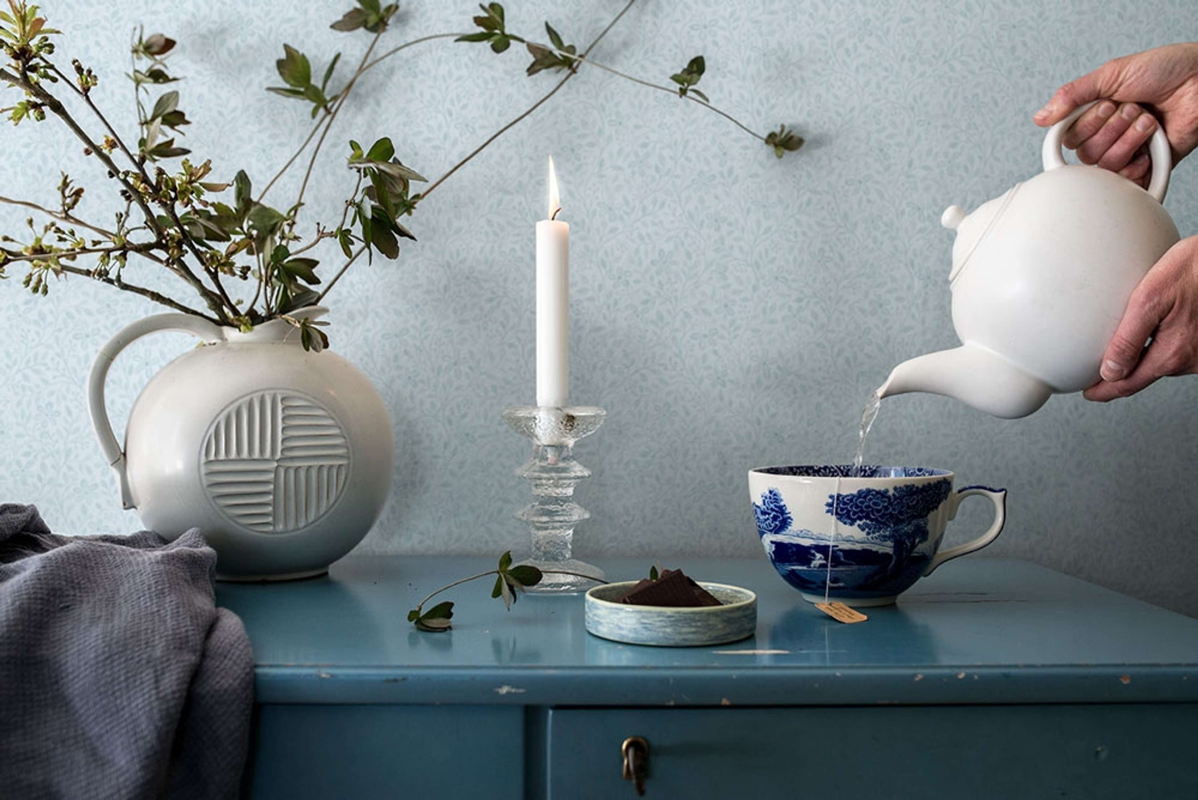 Alva småblommig, ljusblå tapet från Midbec med blommigt mönster i blå. Från kollektionen Blomstermåla. Nonwoven-material med rak passning.​​​​‌﻿‍﻿​‍​‍‌‍﻿﻿‌﻿​‍‌‍‍‌‌‍‌﻿‌‍‍‌‌‍﻿‍​‍​‍​﻿‍‍​‍​‍‌﻿​﻿‌‍​‌‌‍﻿‍‌‍‍‌‌﻿‌​‌﻿‍‌​‍﻿‍‌‍‍‌‌‍﻿﻿​‍​‍​‍﻿​​‍​‍‌‍‍​‌﻿​‍‌‍‌‌‌‍‌‍​‍​‍​﻿‍‍​‍​‍‌‍‍​‌﻿‌​‌﻿‌​‌﻿​​‌﻿​﻿​﻿‍‍​‍﻿﻿​‍﻿﻿‌﻿‌﻿‌﻿‌﻿‌﻿‌﻿​‍﻿‍‌‍​﻿‌‍﻿﻿‌‍﻿​‌‍﻿﻿‌﻿​‍‌‍​‌‌‍﻿‌‌‍​‌​‍﻿‍‌﻿​﻿‌‍‌‌​‍﻿﻿‌﻿​﻿‌﻿‌​‌﻿‌‌‌‍‌​‌‍‍‌‌‍﻿﻿​‍﻿﻿‌‍‍‌‌‍﻿‍‌﻿‌​‌‍‌‌‌‍﻿‍‌﻿‌​​‍﻿﻿‌‍‌‌‌‍‌​‌‍‍‌‌﻿‌​​‍﻿﻿‌‍﻿‌‌‍﻿﻿‌‍‌​‌‍‌‌​﻿﻿‌‌﻿​​‌﻿​‍‌‍‌‌‌﻿​﻿‌‍‌‌‌‍﻿‍‌﻿‌​‌‍​‌‌﻿‌​‌‍‍‌‌‍﻿﻿‌‍﻿‍​﻿‍﻿‌‍‍‌‌‍‌​​﻿﻿‌‌‍‍‌‌‍﻿‌‌‍​‌‌‍‌﻿‌‍‌‌​‍﻿‌​﻿​‍​﻿‌​​﻿‌​​﻿‌​​﻿​‌​﻿​﻿​﻿​​​﻿‌﻿‌‍​﻿​﻿‌‍‌‍​﻿‌‍‌​​﻿‍​‌‍​﻿‌‍‌​‌‍​‍‌‍‌‌‌‍‌‌‌‍‌‌‌‍‌‌​﻿​‌‌‍​‌​﻿‍‌​﻿‍‌​﻿​‌​﻿‍​​﻿​​​﻿​‌‌‍‌‍​﻿​​​﻿‍​​﻿​‍​﻿​‌​﻿​‌‌‍​‍‌‍‌​‌‍‌​​﻿​‌‌‍‌​​﻿​﻿​‍﻿‌​﻿​‌​﻿​​​﻿​​​﻿​​‌﻿‍​​﻿‌‍​﻿‌‍​﻿‍​​‍﻿‌‌‍‍‍‌﻿​​‌‍‌﻿​﻿‍﻿‌﻿‌​‌﻿‍‌‌﻿​​‌‍‌‌​﻿﻿‌‌﻿​﻿‌‍​‌‌‍﻿‍‌‍‍‌‌﻿‌​‌﻿‍‌​‍﻿‍‌‍‍‌‌‍﻿‌‌‍​‌‌‍‌﻿‌‍‌‌‌​​‌‌﻿​﻿‌﻿​﻿‌‍‌‌‌﻿‌​​﻿‍﻿‌﻿​​‌‍​‌‌﻿‌​‌‍‍​​﻿﻿‌‌‍​‌‌‍﻿​‌﻿‌​‌‌‌​‌‍‌‌‌﻿‍​‌﻿‌​​﻿﻿﻿‌‍​‍‌‍​‌‌﻿​﻿‌‍‌‌‌‌‌‌‌﻿​‍‌‍﻿​​﻿﻿‌‌‍‍​‌﻿‌​‌﻿‌​‌﻿​​‌﻿​﻿​‍‌‌​﻿​﻿‌​​‌​‍‌‌​﻿​‍‌​‌‍​‍‌‌​﻿​‍‌​‌‍‌﻿‌﻿‌﻿‌﻿‌﻿‌﻿​‍﻿‍‌‍​﻿‌‍﻿﻿‌‍﻿​‌‍﻿﻿‌﻿​‍‌‍​‌‌‍﻿‌‌‍​‌​‍﻿‍‌﻿​﻿‌‍‌‌​‍‌‌​﻿​‍‌​‌‍‌﻿​﻿‌﻿‌​‌﻿‌‌‌‍‌​‌‍‍‌‌‍﻿﻿​‍‌‍‌‍‍‌‌‍‌​​﻿﻿‌‌‍‍‌‌‍﻿‌‌‍​‌‌‍‌﻿‌‍‌‌​‍﻿‌​﻿​‍​﻿‌​​﻿‌​​﻿‌​​﻿​‌​﻿​﻿​﻿​​​﻿‌﻿‌‍​﻿​﻿‌‍‌‍​﻿‌‍‌​​﻿‍​‌‍​﻿‌‍‌​‌‍​‍‌‍‌‌‌‍‌‌‌‍‌‌‌‍‌‌​﻿​‌‌‍​‌​﻿‍‌​﻿‍‌​﻿​‌​﻿‍​​﻿​​​﻿​‌‌‍‌‍​﻿​​​﻿‍​​﻿​‍​﻿​‌​﻿​‌‌‍​‍‌‍‌​‌‍‌​​﻿​‌‌‍‌​​﻿​﻿​‍﻿‌​﻿​‌​﻿​​​﻿​​​﻿​​‌﻿‍​​﻿‌‍​﻿‌‍​﻿‍​​‍﻿‌‌‍‍‍‌﻿​​‌‍‌﻿​‍‌‍‌﻿‌​‌﻿‍‌‌﻿​​‌‍‌‌​﻿﻿‌‌﻿​﻿‌‍​‌‌‍﻿‍‌‍‍‌‌﻿‌​‌﻿‍‌​‍﻿‍‌‍‍‌‌‍﻿‌‌‍​‌‌‍‌﻿‌‍‌‌‌​​‌‌﻿​﻿‌﻿​﻿‌‍‌‌‌﻿‌​​‍‌‍‌﻿​​‌‍​‌‌﻿‌​‌‍‍​​﻿﻿‌‌‍​‌‌‍﻿​‌﻿‌​‌‌‌​‌‍‌‌‌﻿‍​‌﻿‌​​‍‌‍‌﻿​​‌‍‌‌‌﻿​‍‌﻿​﻿‌﻿​​‌‍‌‌‌‍​﻿‌﻿‌​‌‍‍‌‌﻿‌‍‌‍‌‌​﻿﻿‌‌﻿​​‌﻿‌‌‌‍​‍‌‍﻿​‌‍‍‌‌﻿​﻿‌‍‍​‌‍‌‌‌‍‌​​‍​‍‌﻿﻿‌