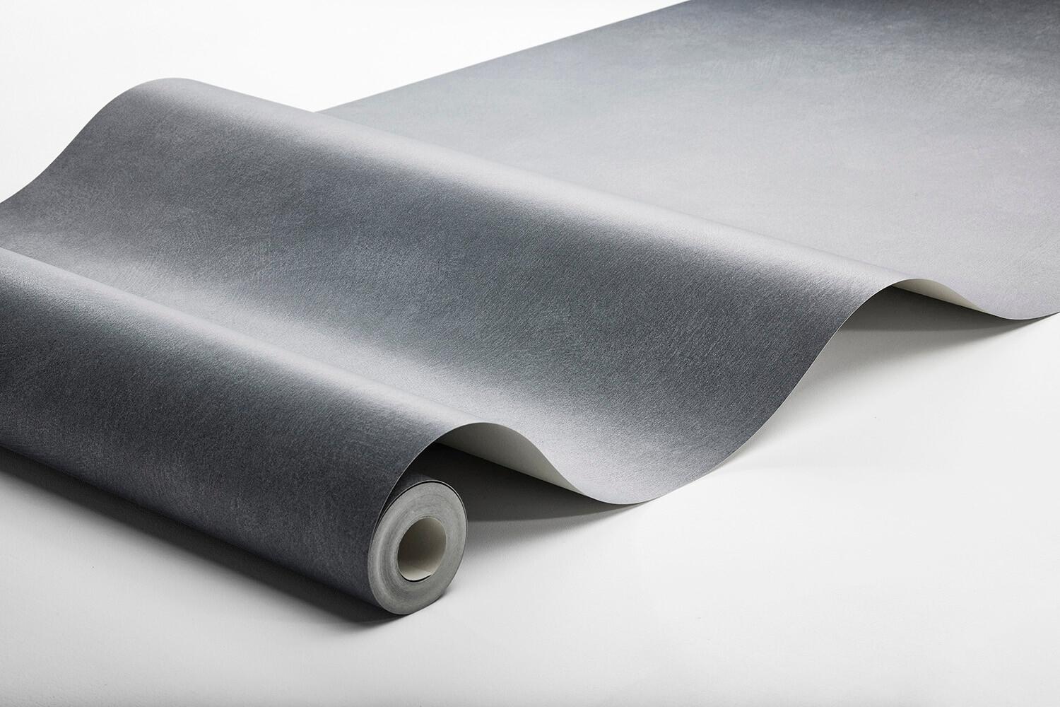 Shades Chromite tapet enfärgad i blå. Från kollektionen shades. Nonwoven-material. Passar i matsal och kök.