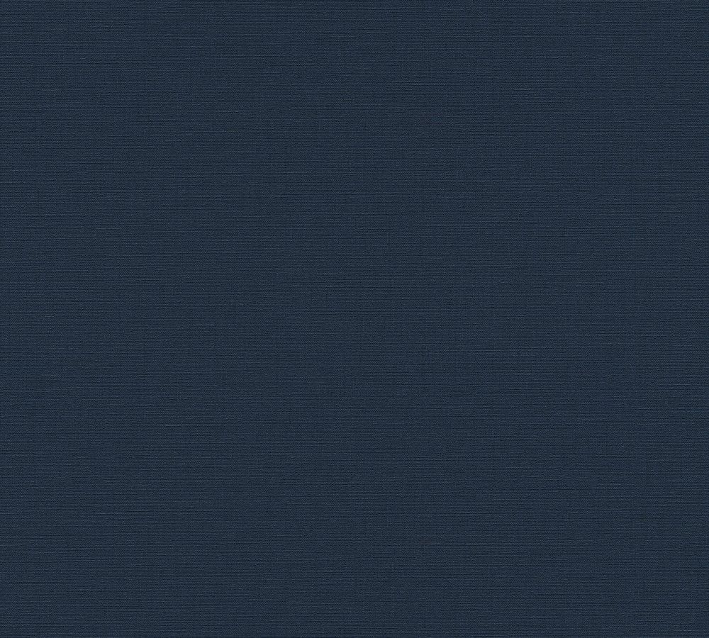 Ava - New York strukturtapet i blå tapet enfärgad i blå. Från kollektionen metropolitan stories 2. Nonwoven-material med fri passning. Passar i vardagsrum och matsal.